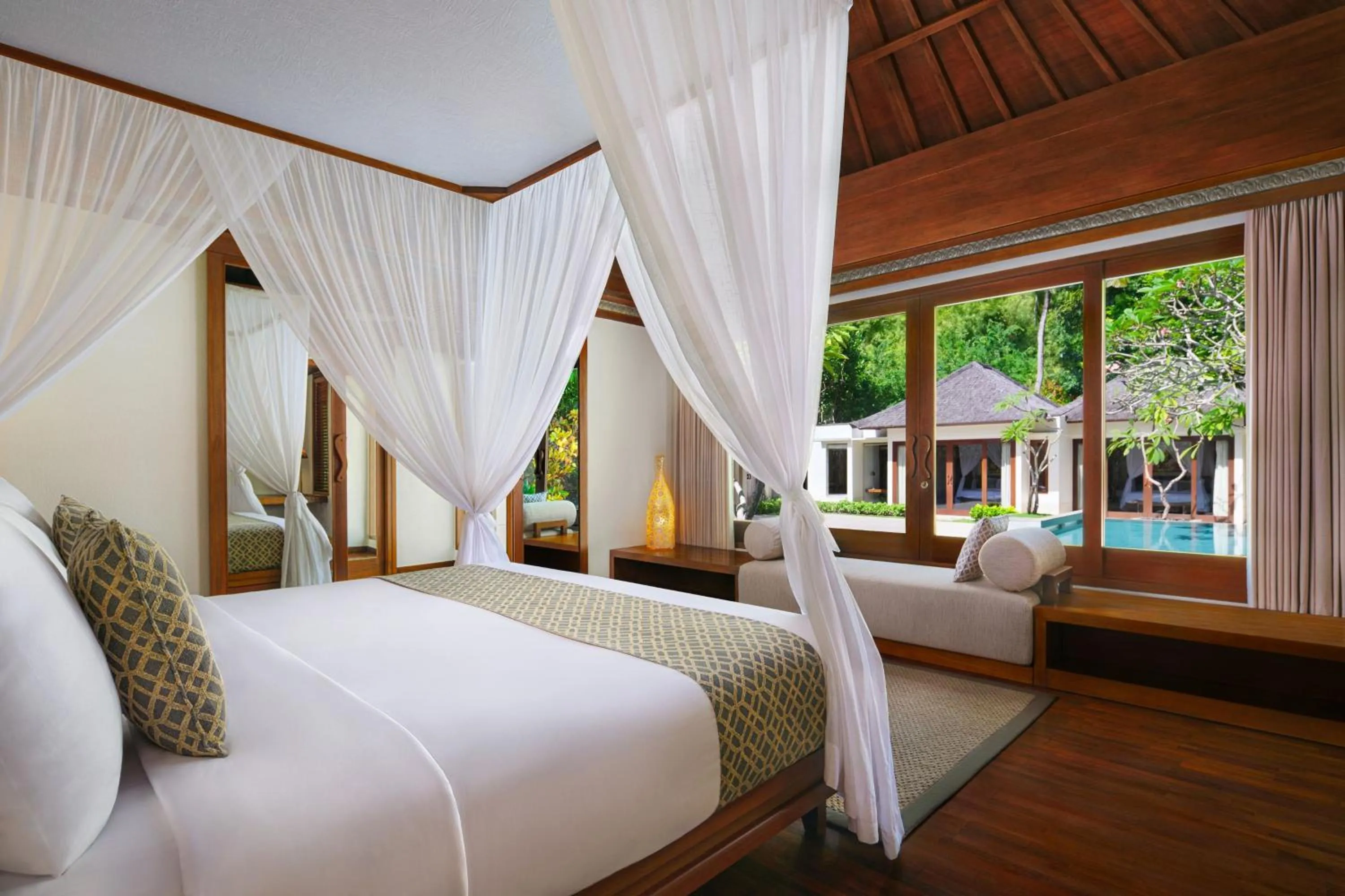 Swimming pool, Bed in Amarterra Villas Resort Bali Nusa Dua, Autograph Collection