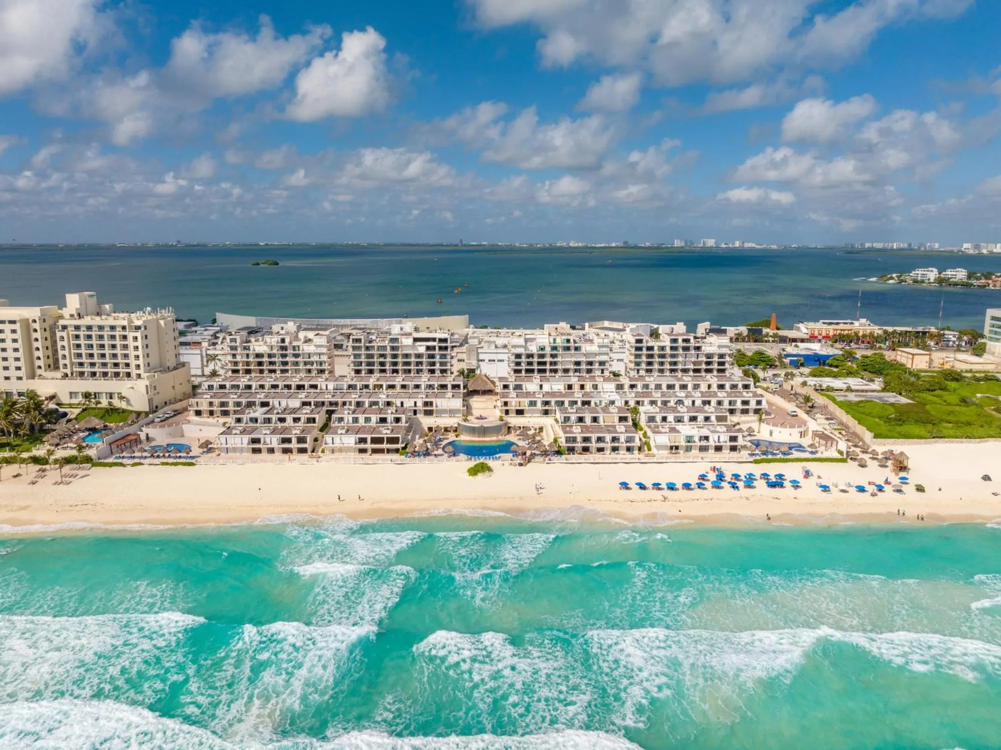 Property building in Sparkling Ocean View in Cancun