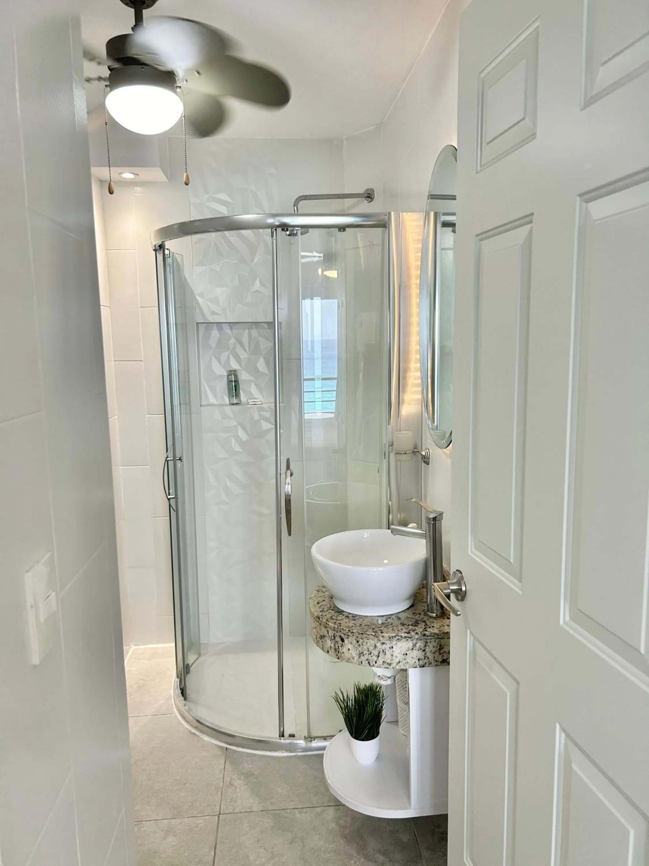 Shower in Sparkling Ocean View in Cancun