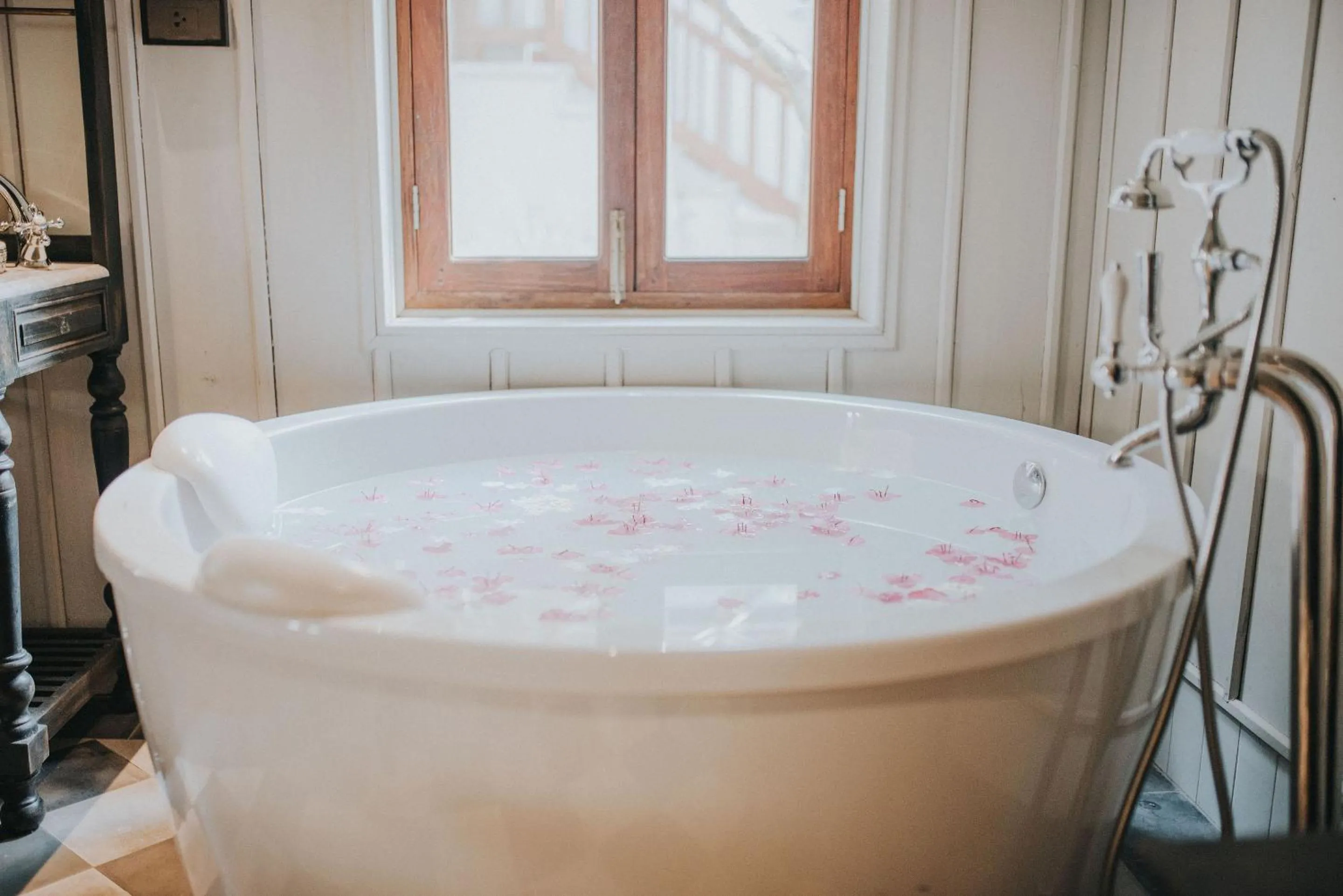 Spa and wellness centre/facilities in Burasari Heritage Luang Prabang