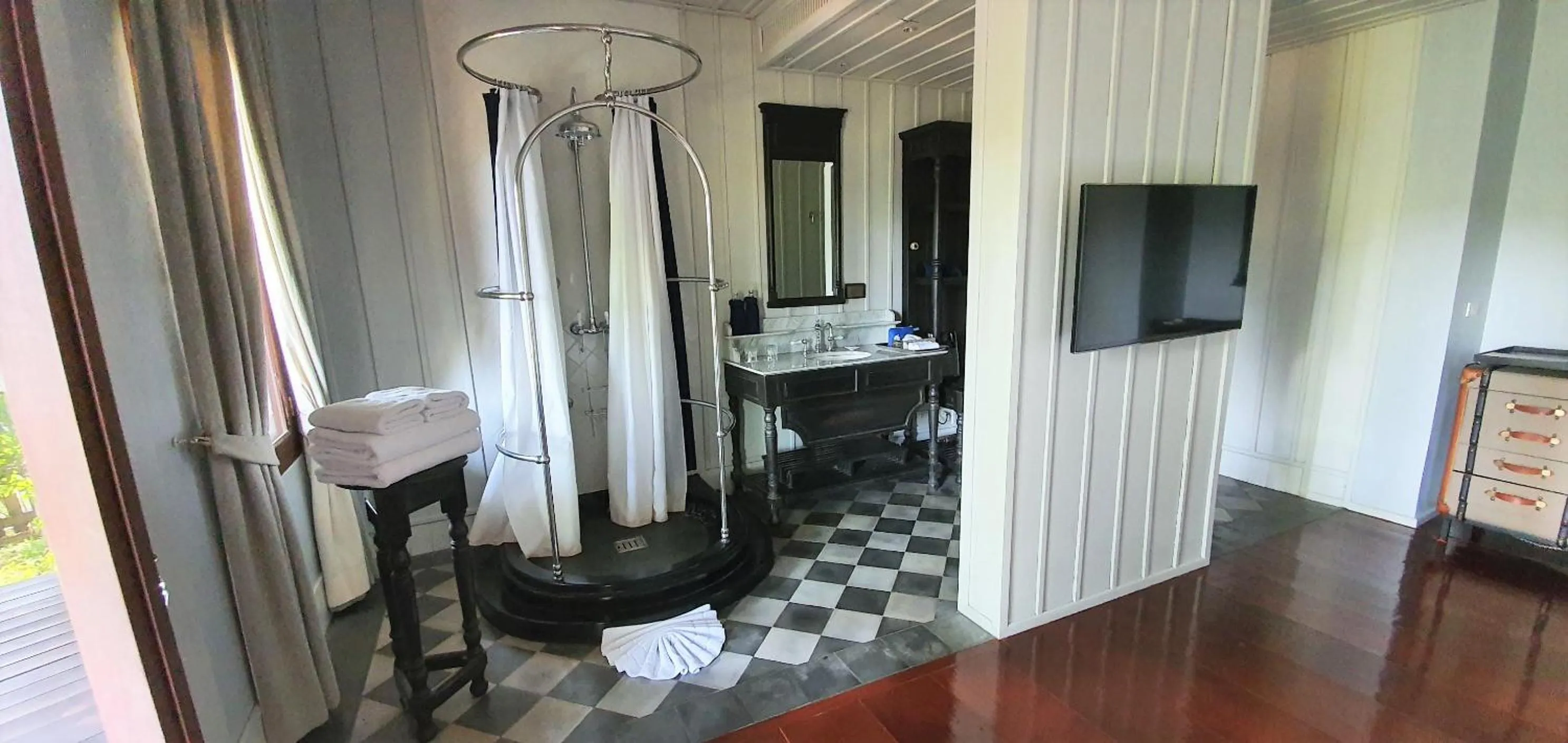 Bathroom in Burasari Heritage Luang Prabang