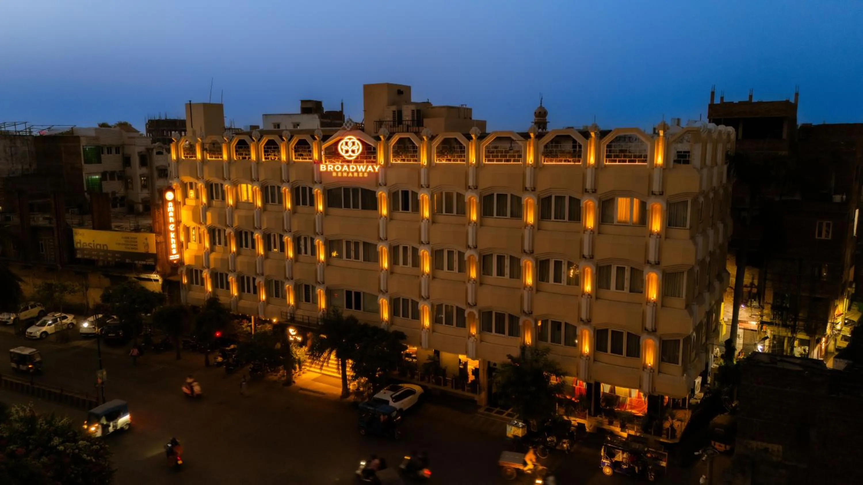 Property building in New Hotel Broadway