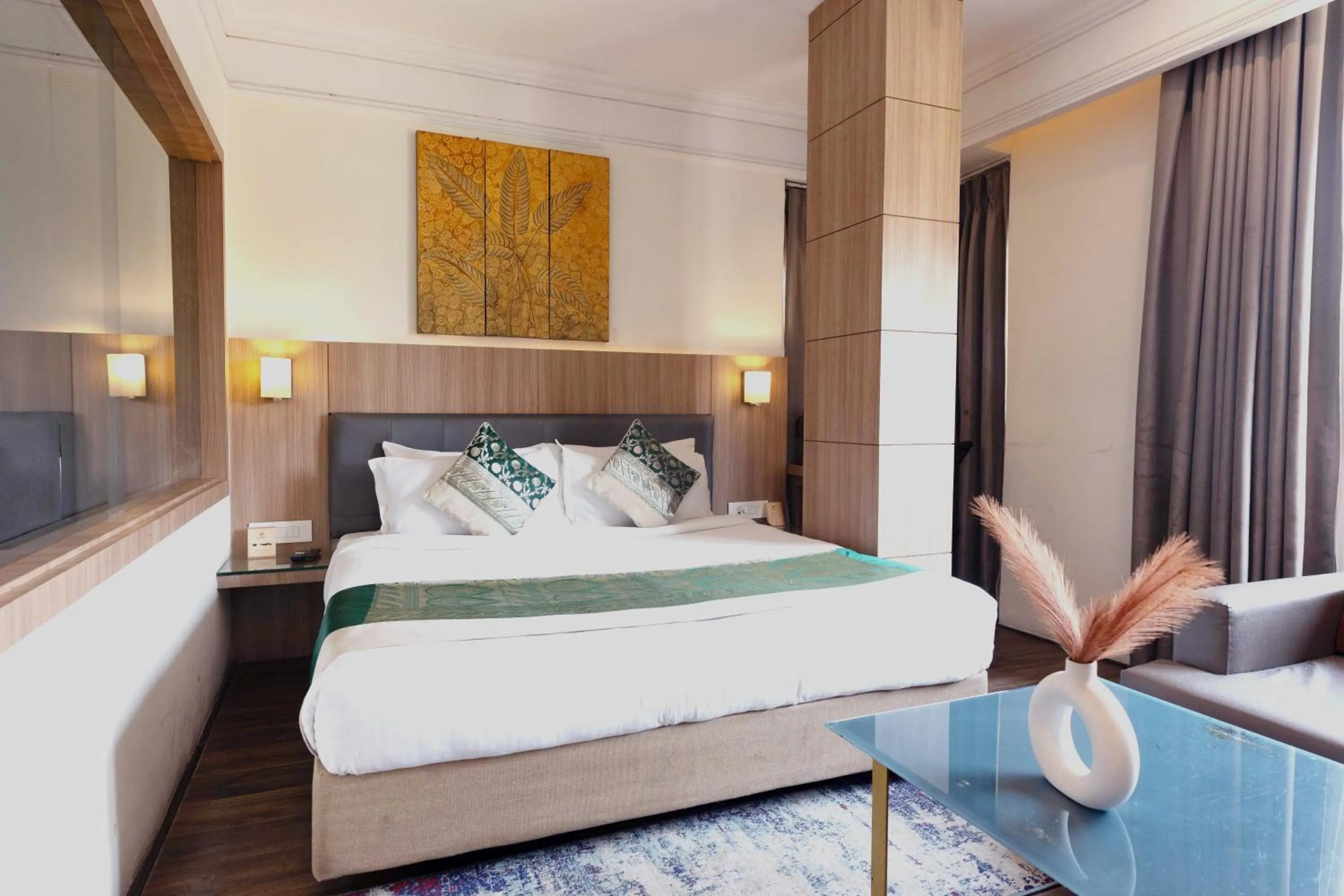 Photo of the whole room, Bed in New Hotel Broadway