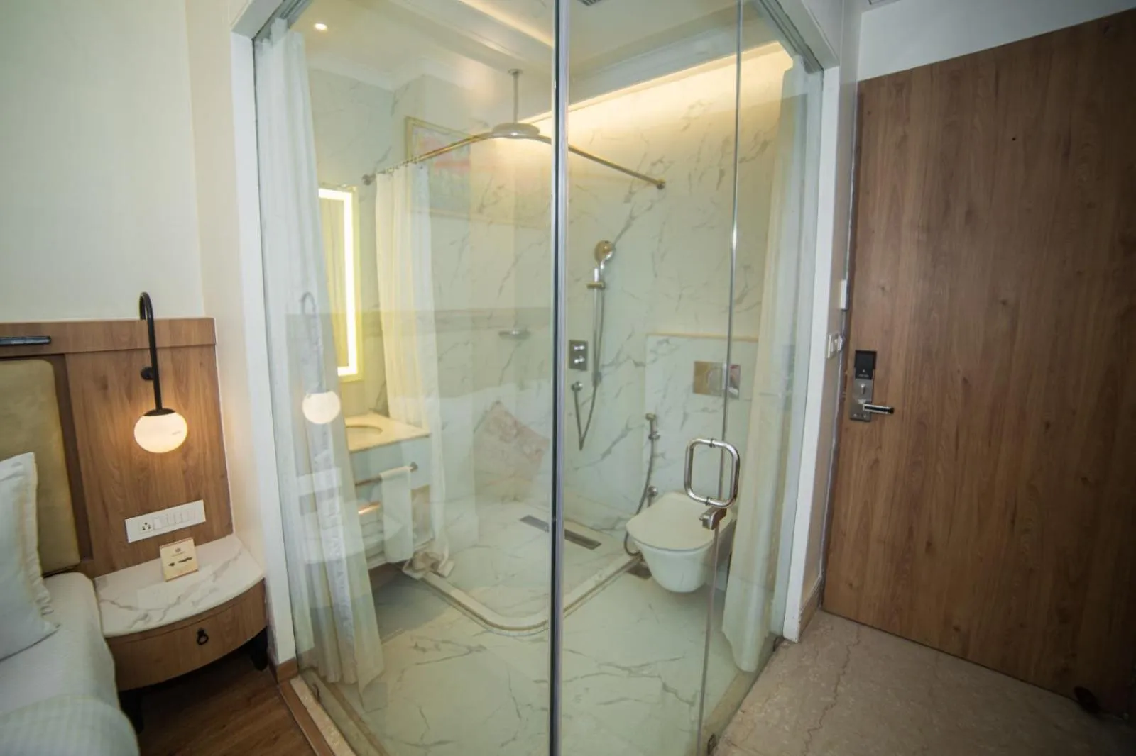 Shower in New Hotel Broadway