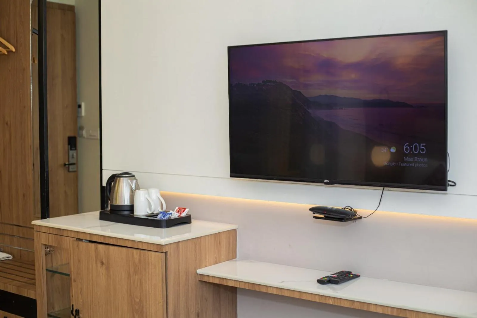TV and multimedia in New Hotel Broadway