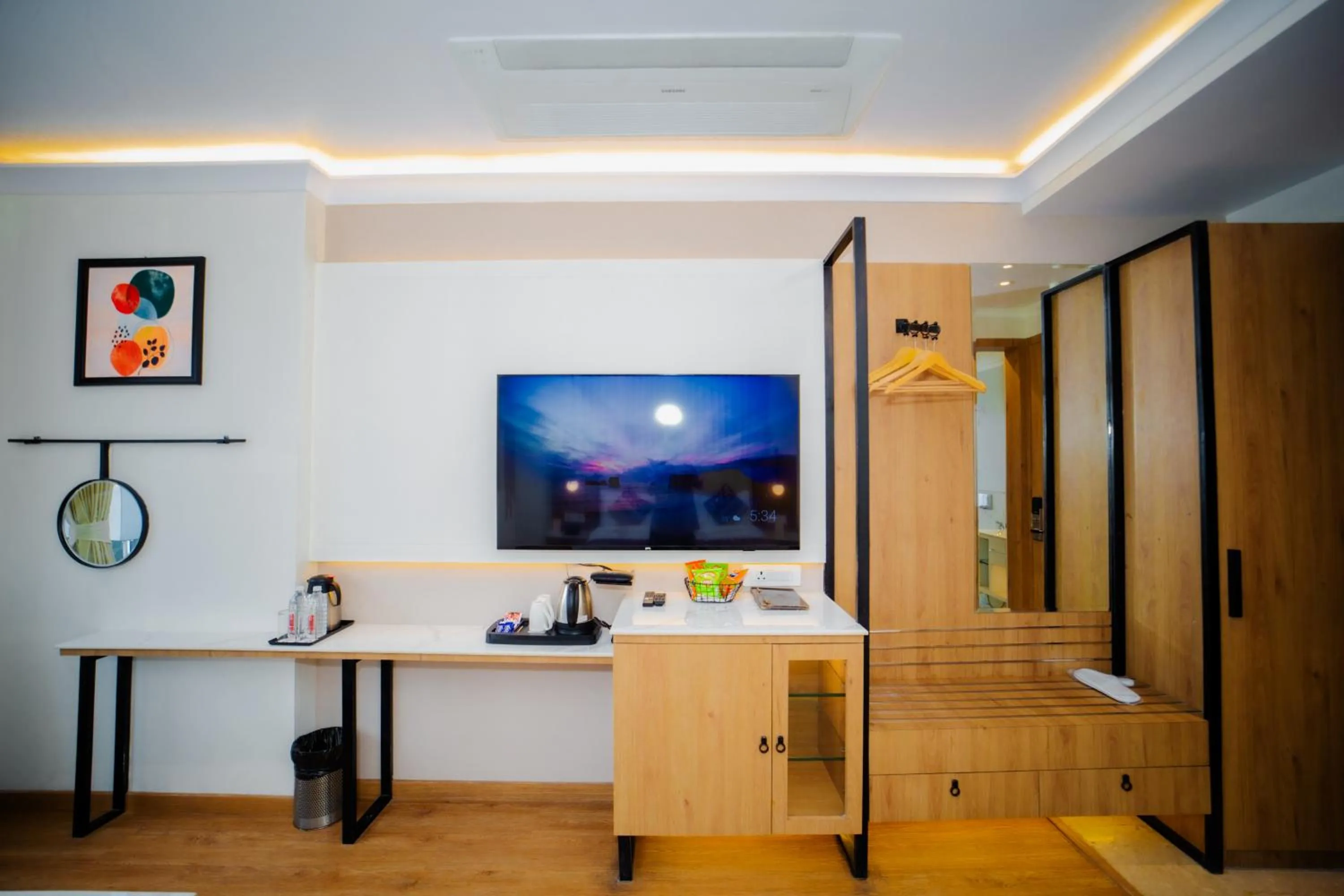 TV and multimedia in New Hotel Broadway