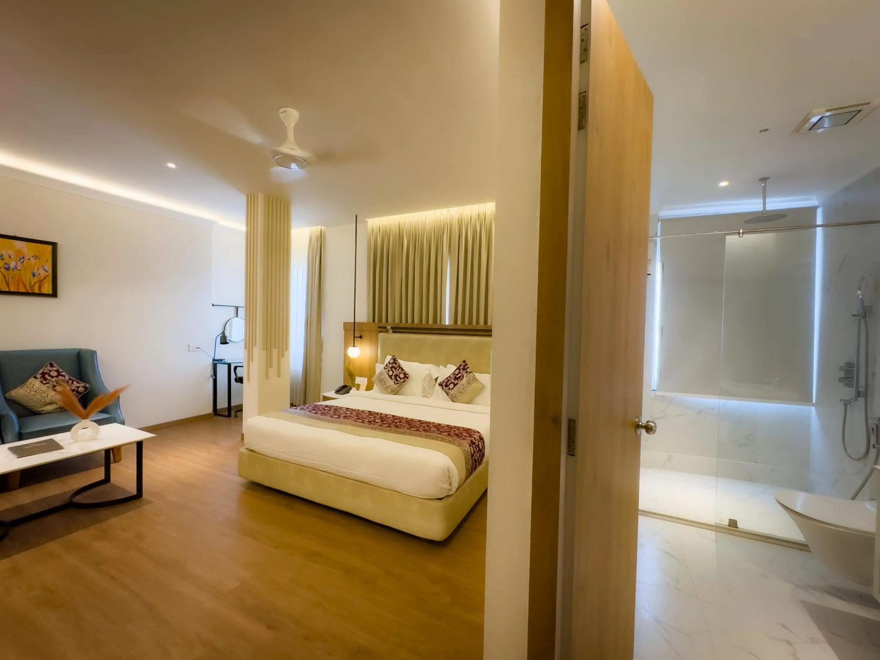 Bathroom, Bed in New Hotel Broadway