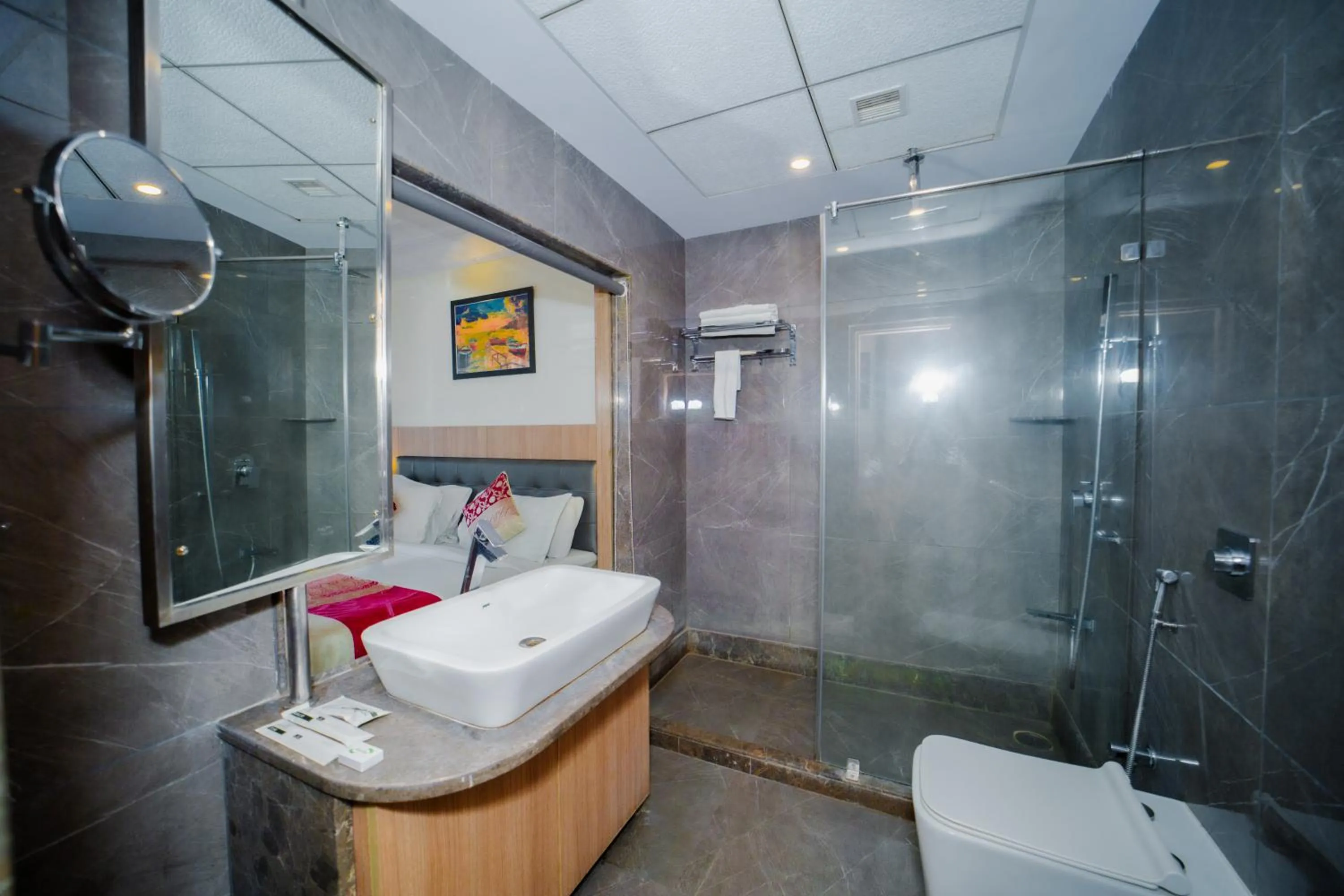 Shower in New Hotel Broadway