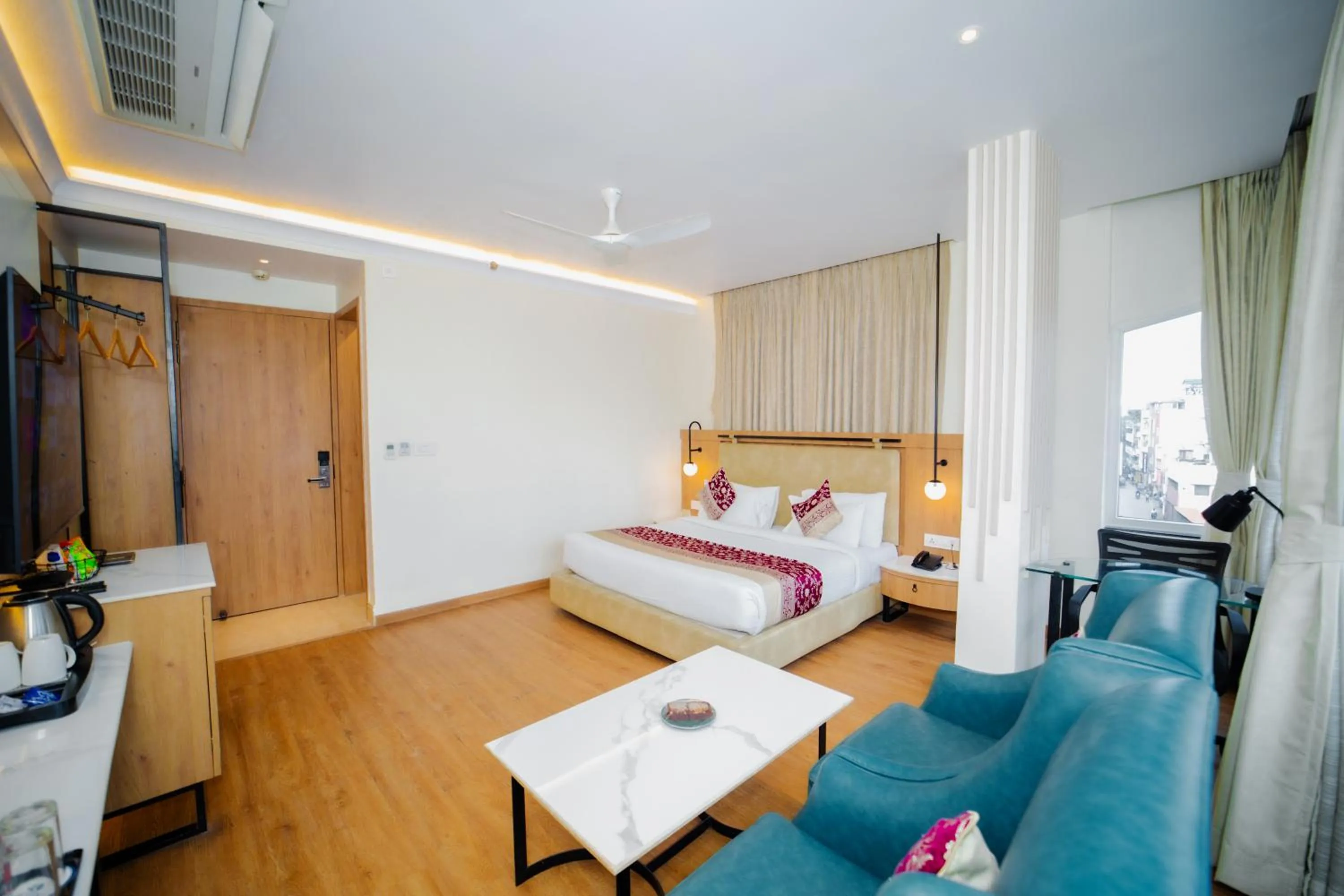 TV and multimedia, Bed in New Hotel Broadway