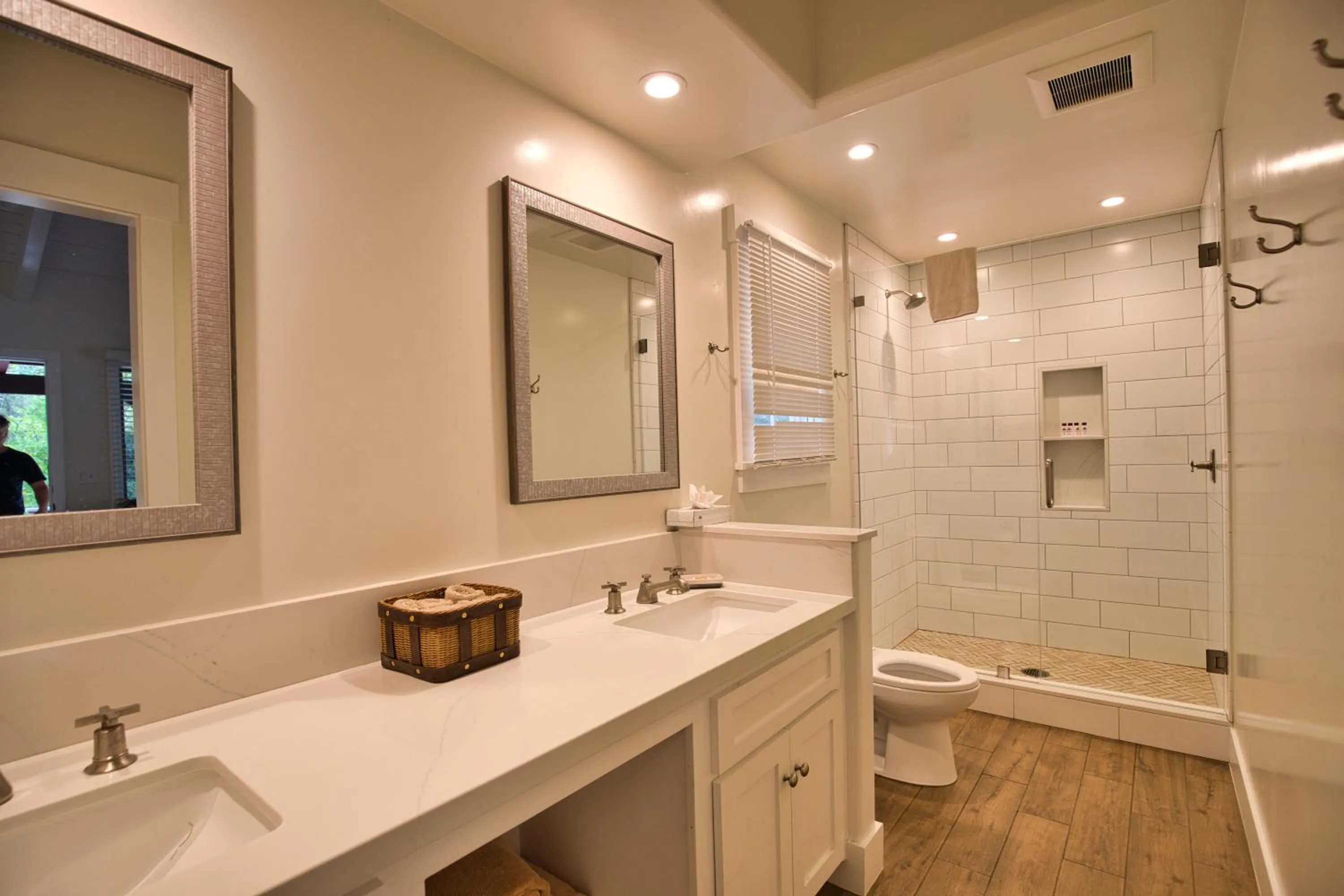 Shower in Circle Bar B Guest Ranch