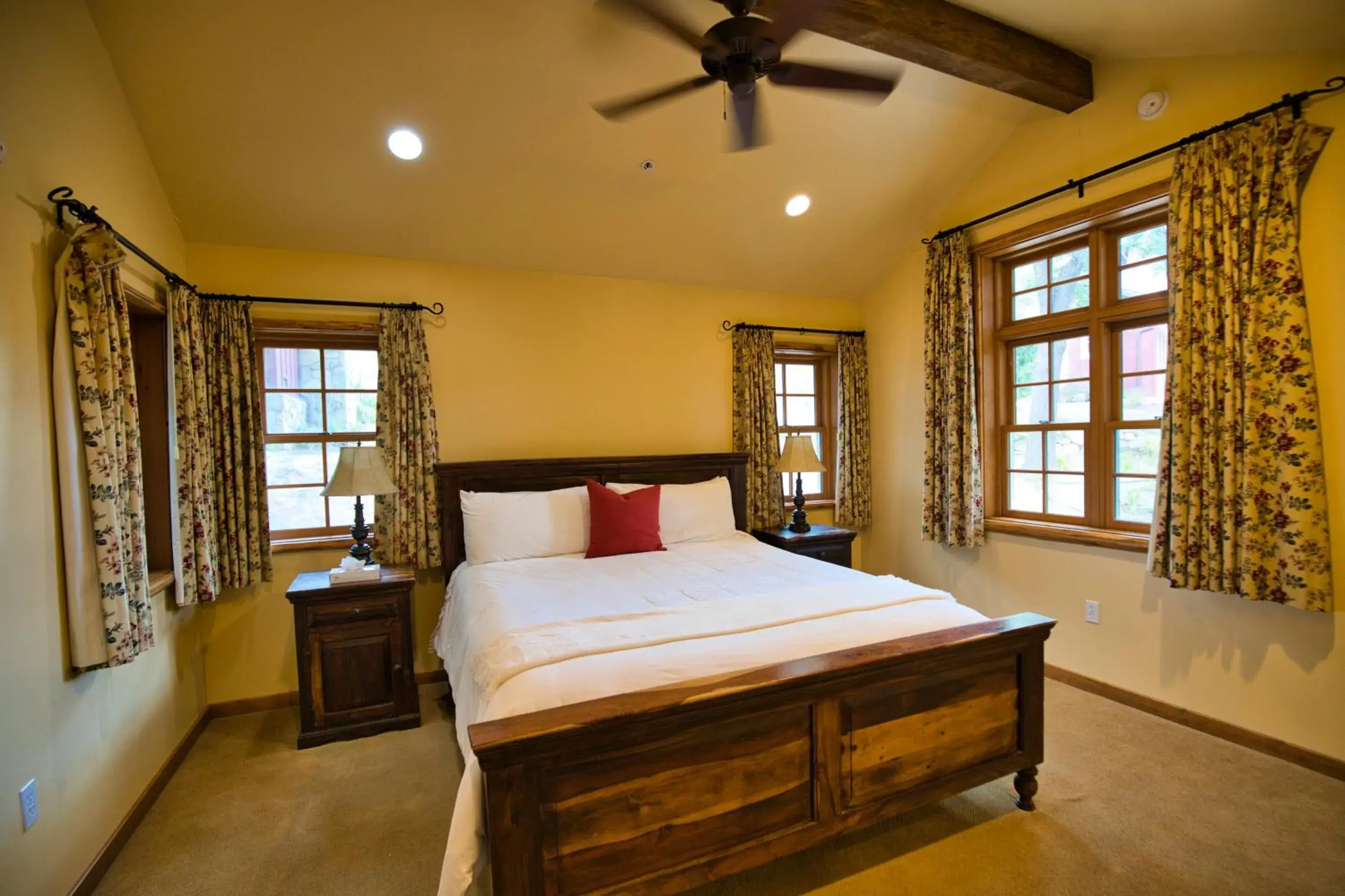 Hillside Homestead in Circle Bar B Guest Ranch Hillside Homestead in Circle Bar B Guest Ranch