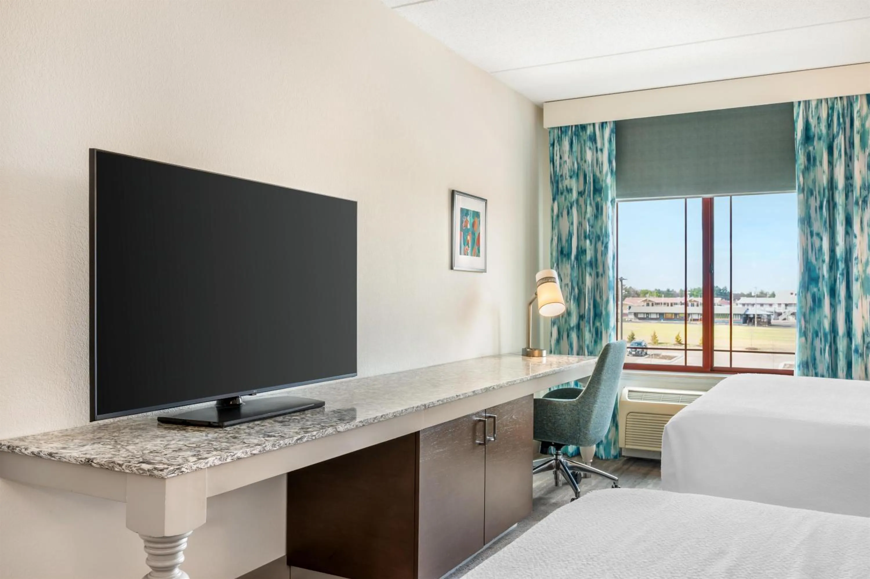 Bed in Hilton Garden Inn Wisconsin Dells