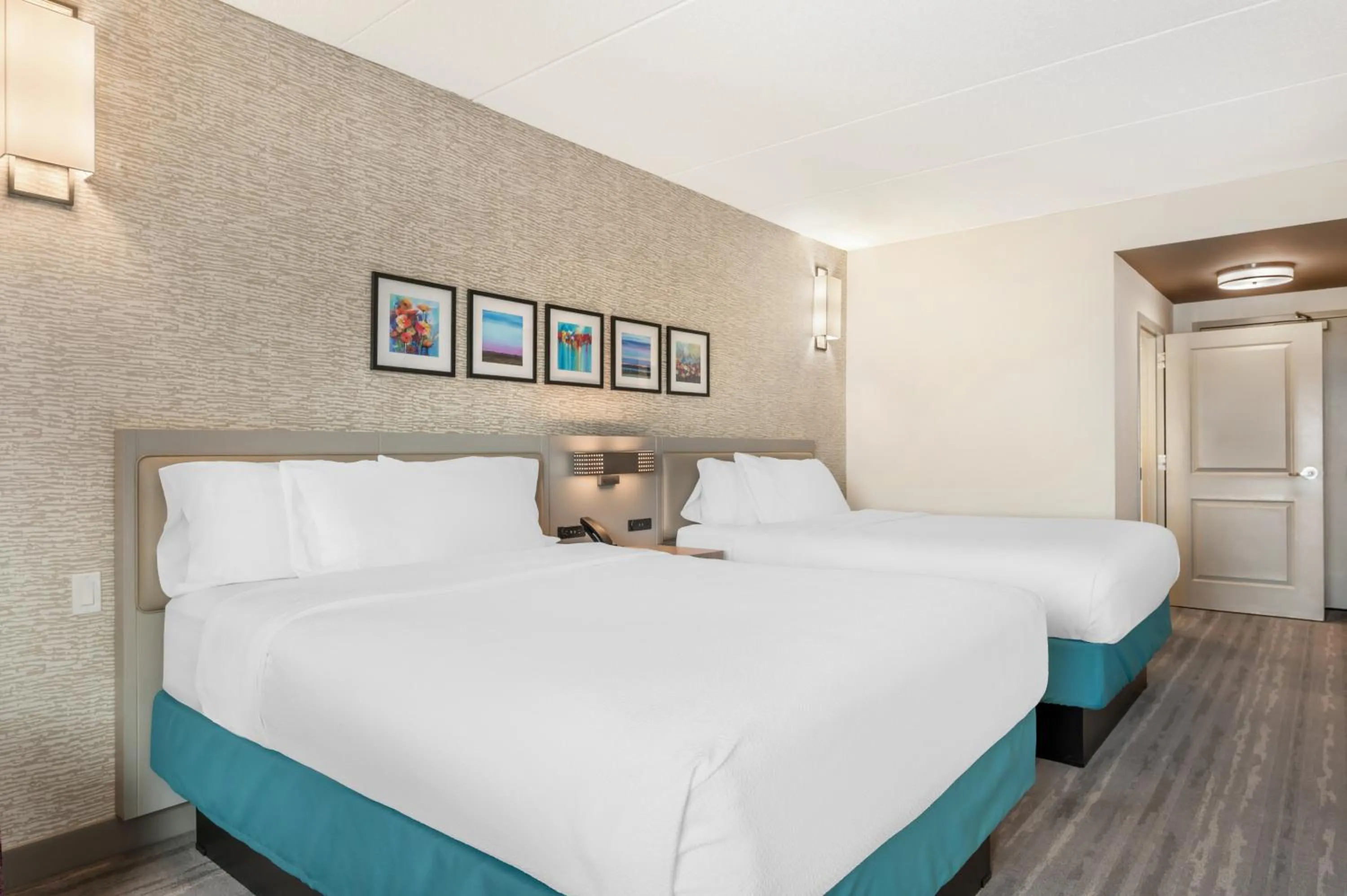 Bedroom, Bed in Hilton Garden Inn Wisconsin Dells