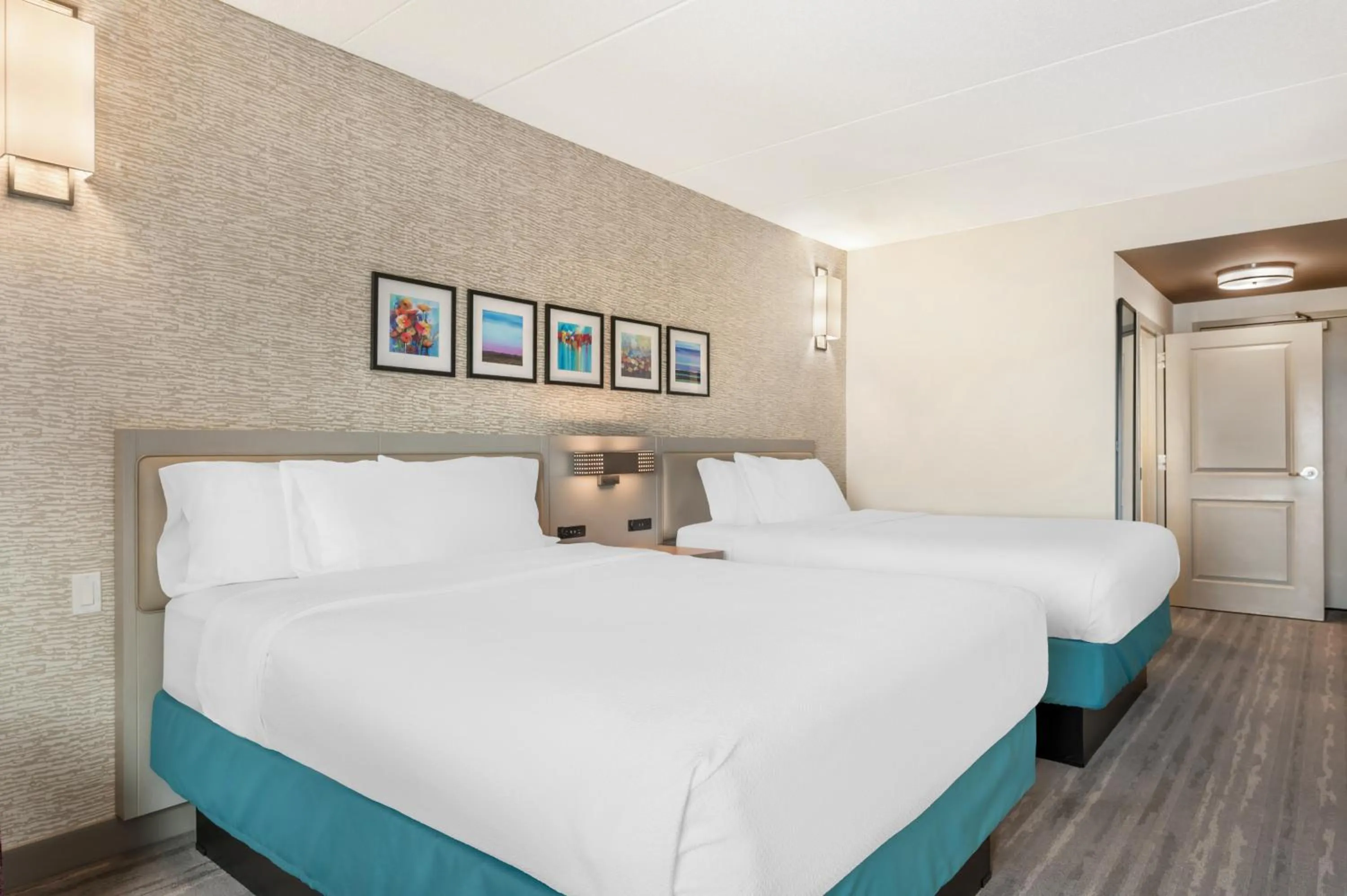 Bedroom, Bed in Hilton Garden Inn Wisconsin Dells