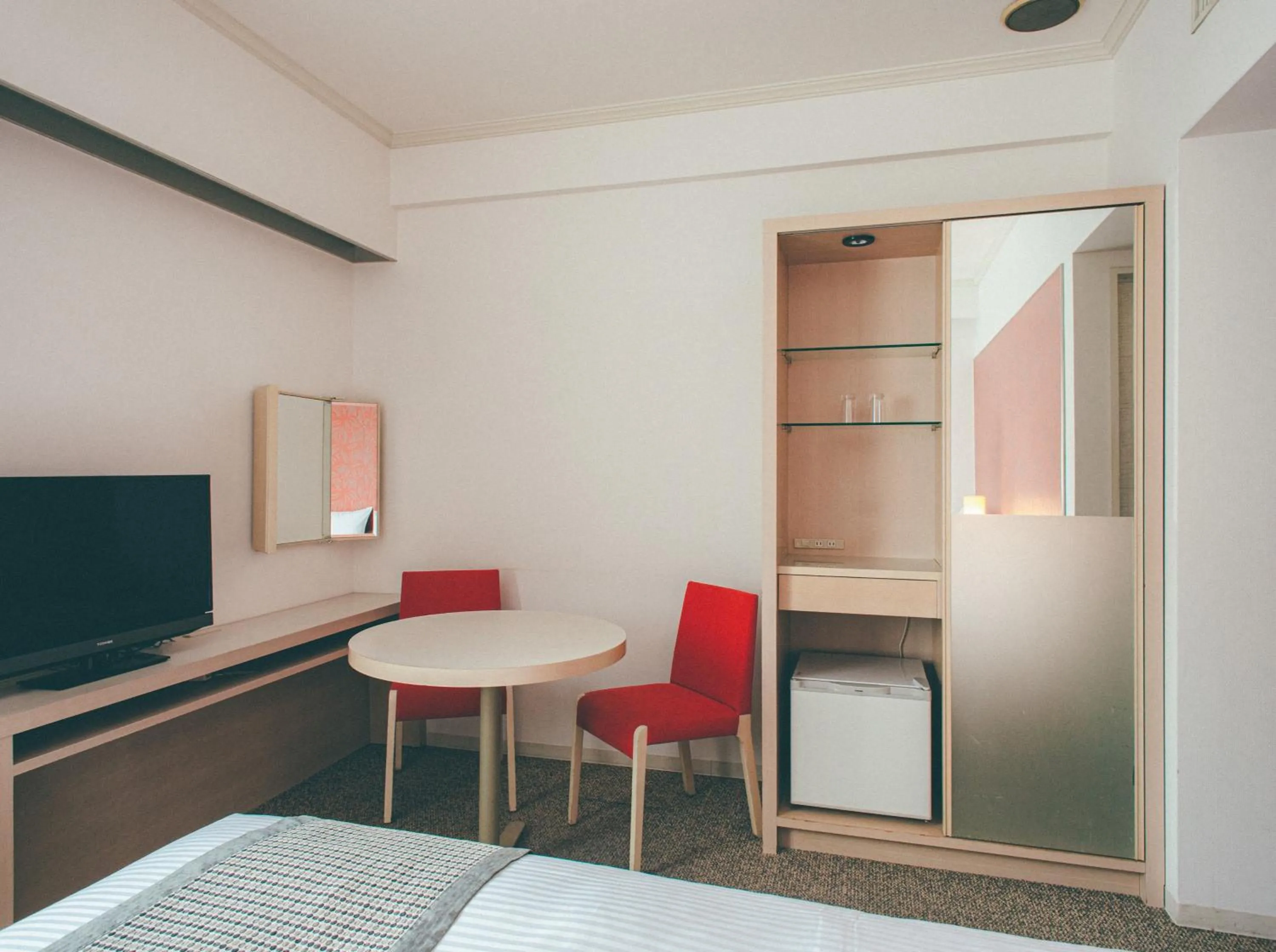 Bed in Hamilton Hotel Red