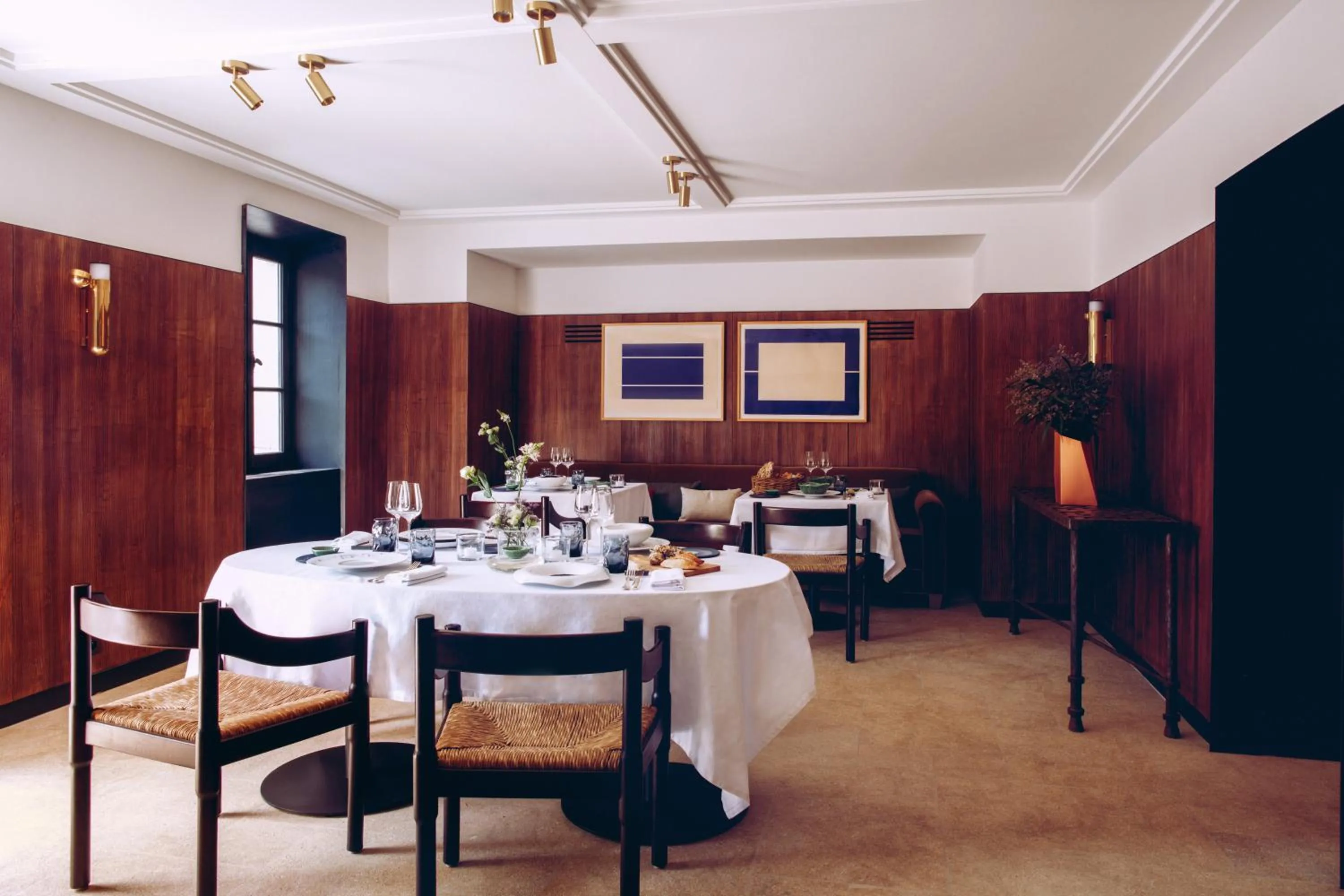 Restaurant/places to eat in Hotel Crillon le Brave