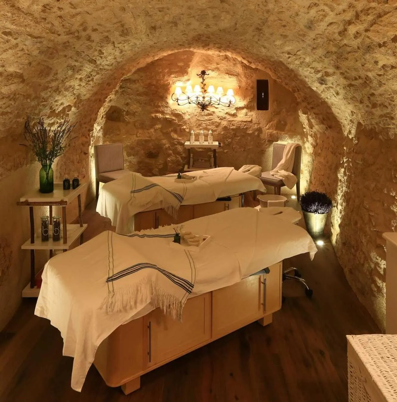 Massage, Bed in Hotel Crillon le Brave