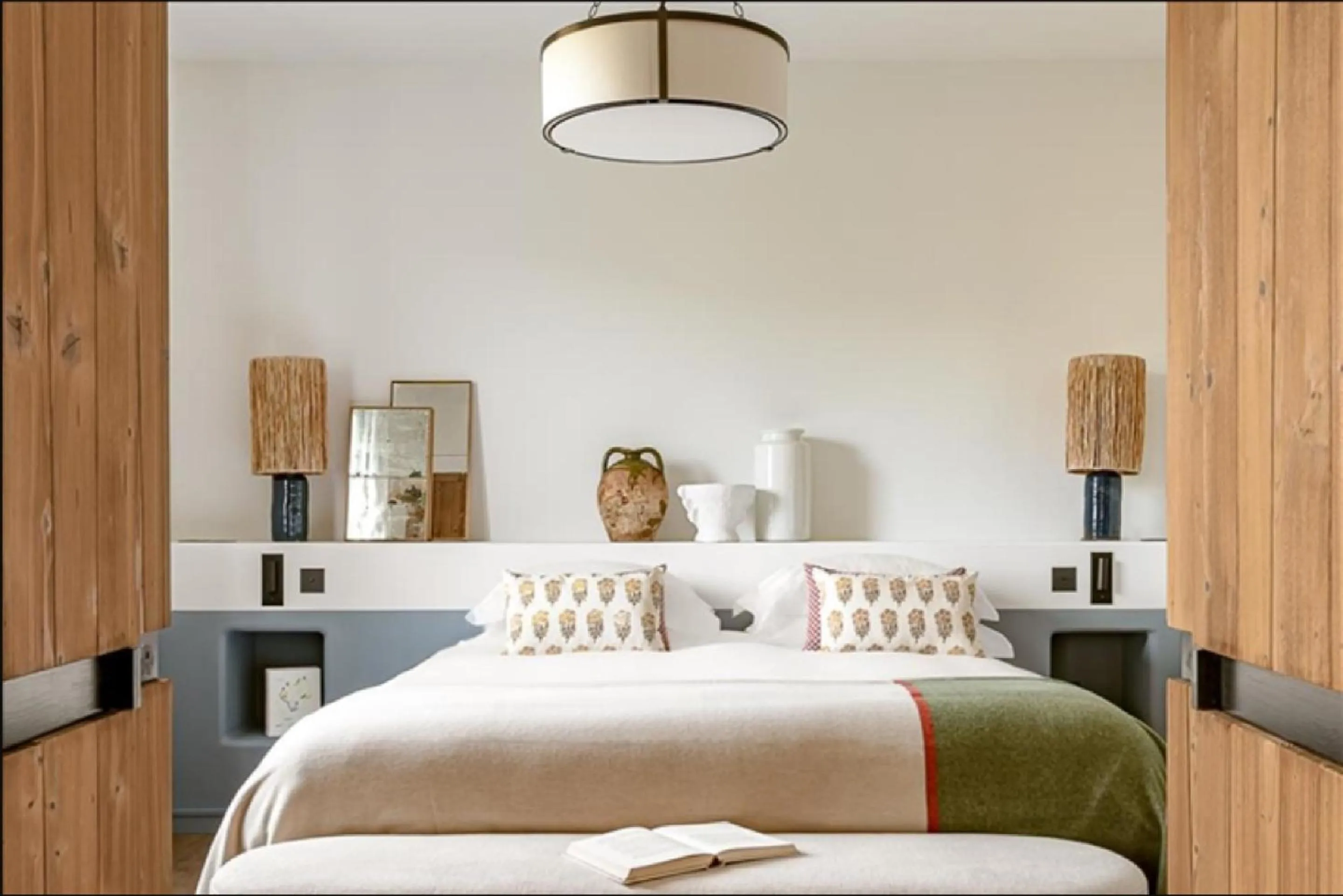 Bed in Hotel Crillon le Brave