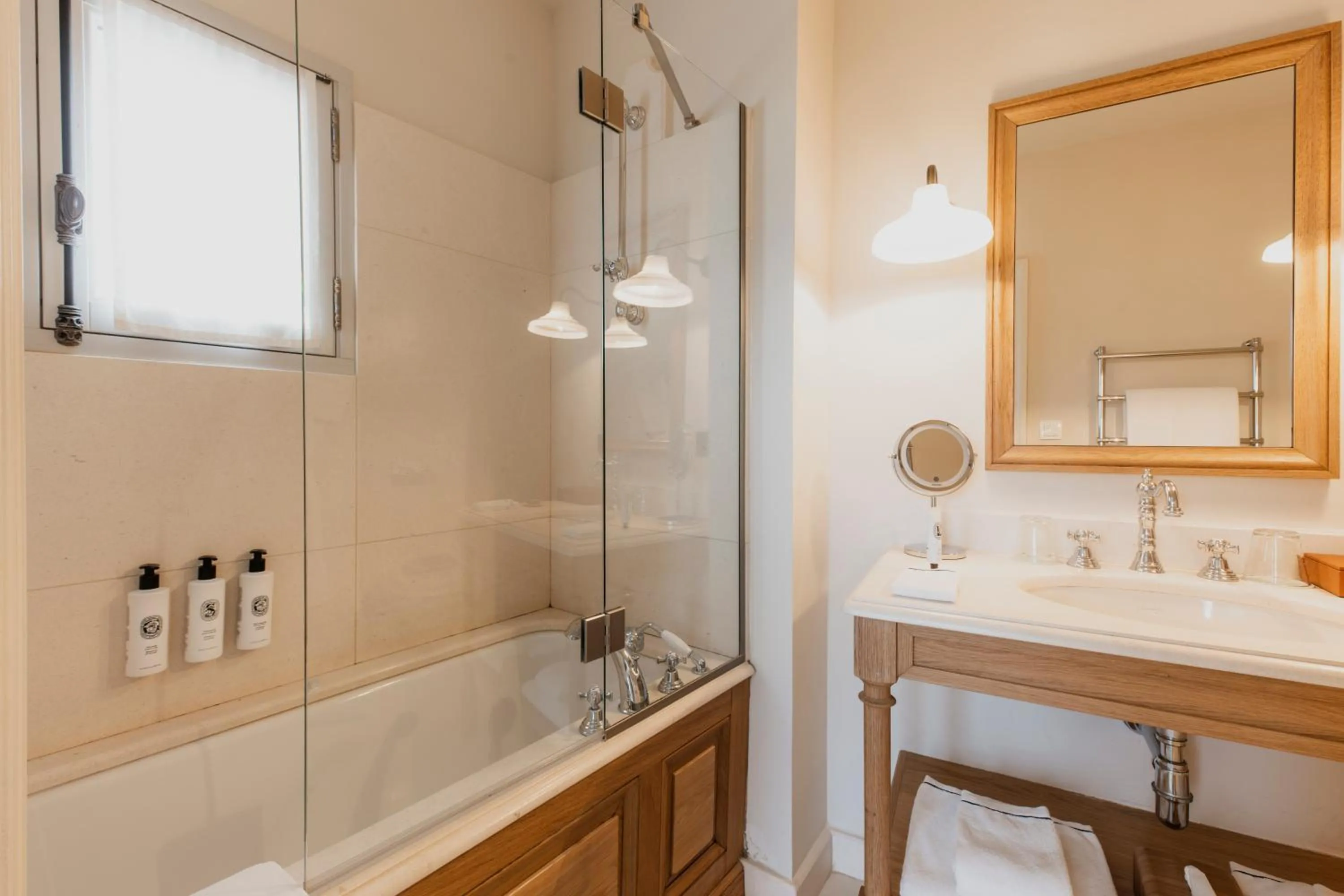 Bathroom in Hotel Crillon le Brave