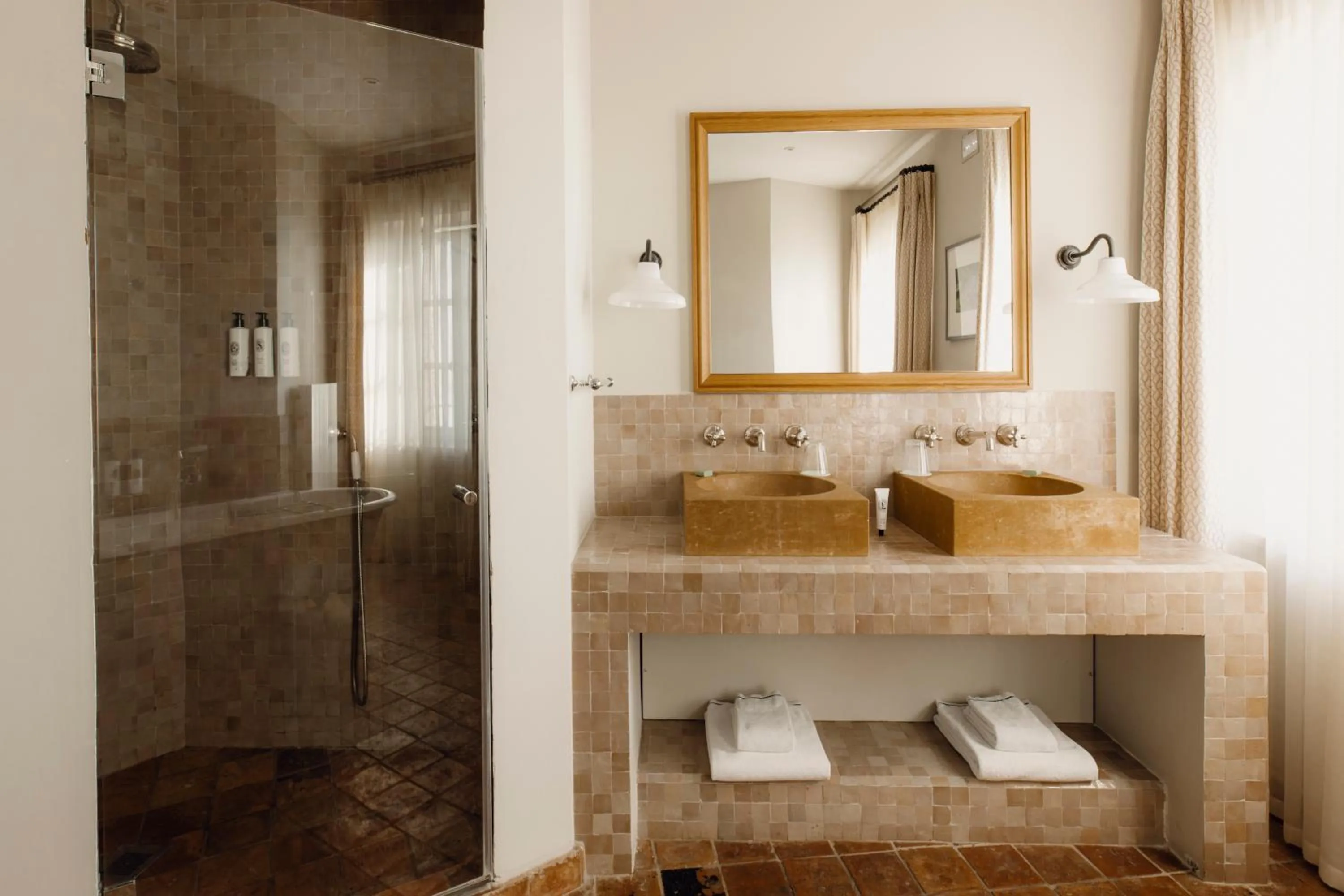 Bathroom in Hotel Crillon le Brave