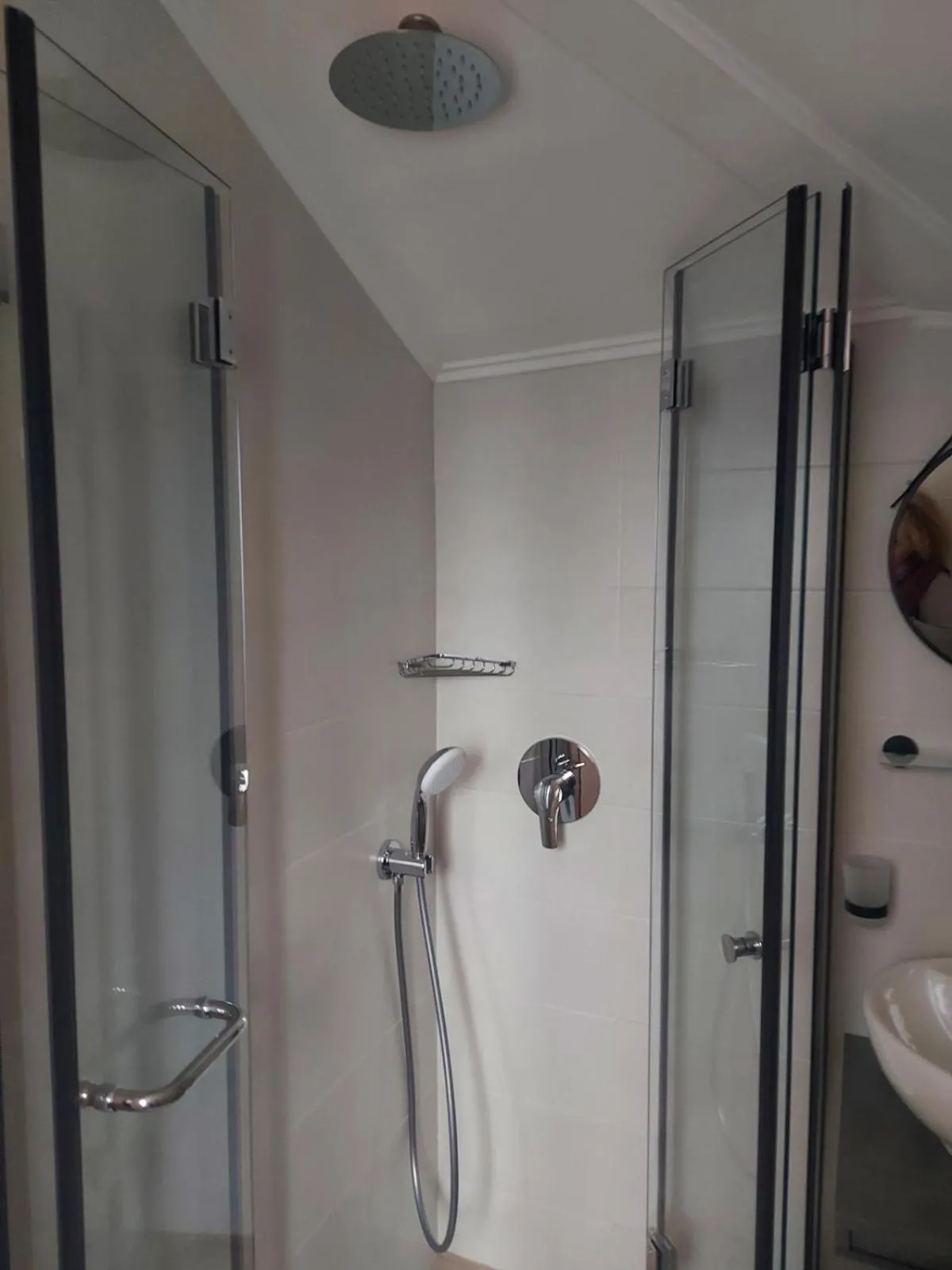 Bathroom in Family Hotel Saint Nikola and Free parking