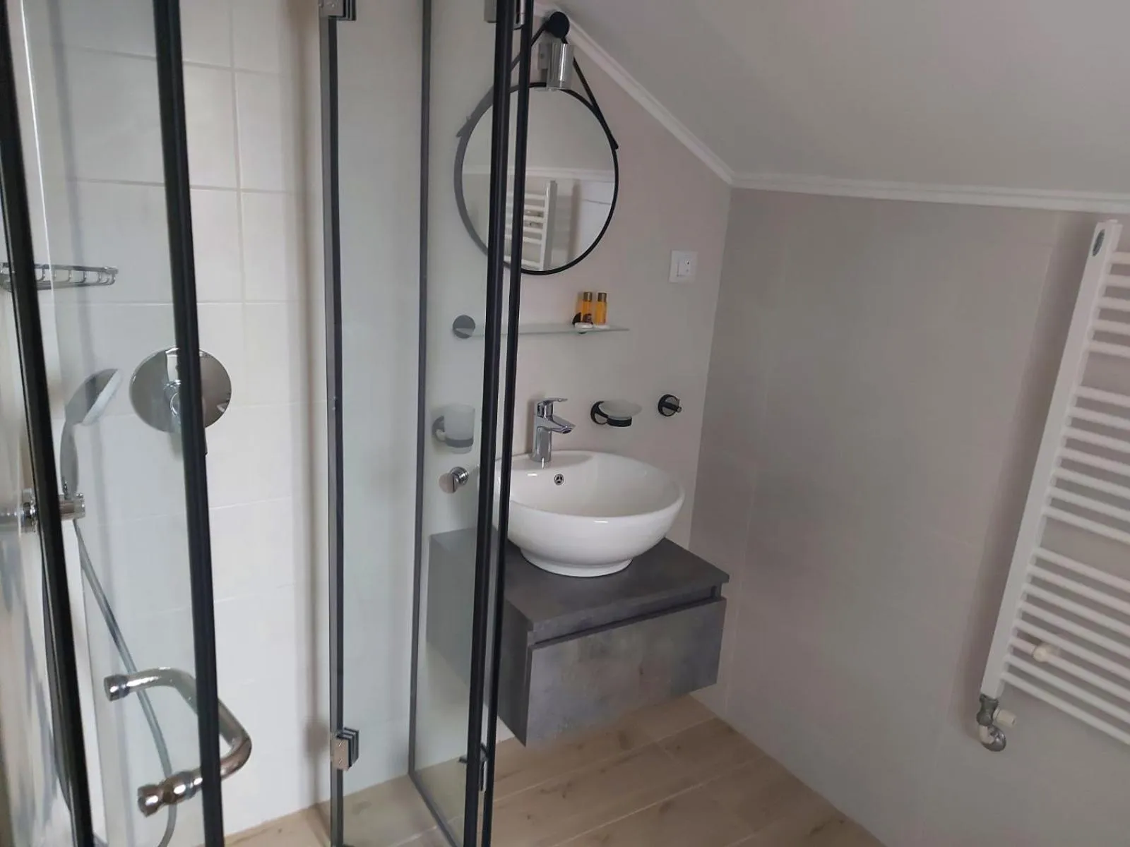 Bathroom in Family Hotel Saint Nikola and Free parking