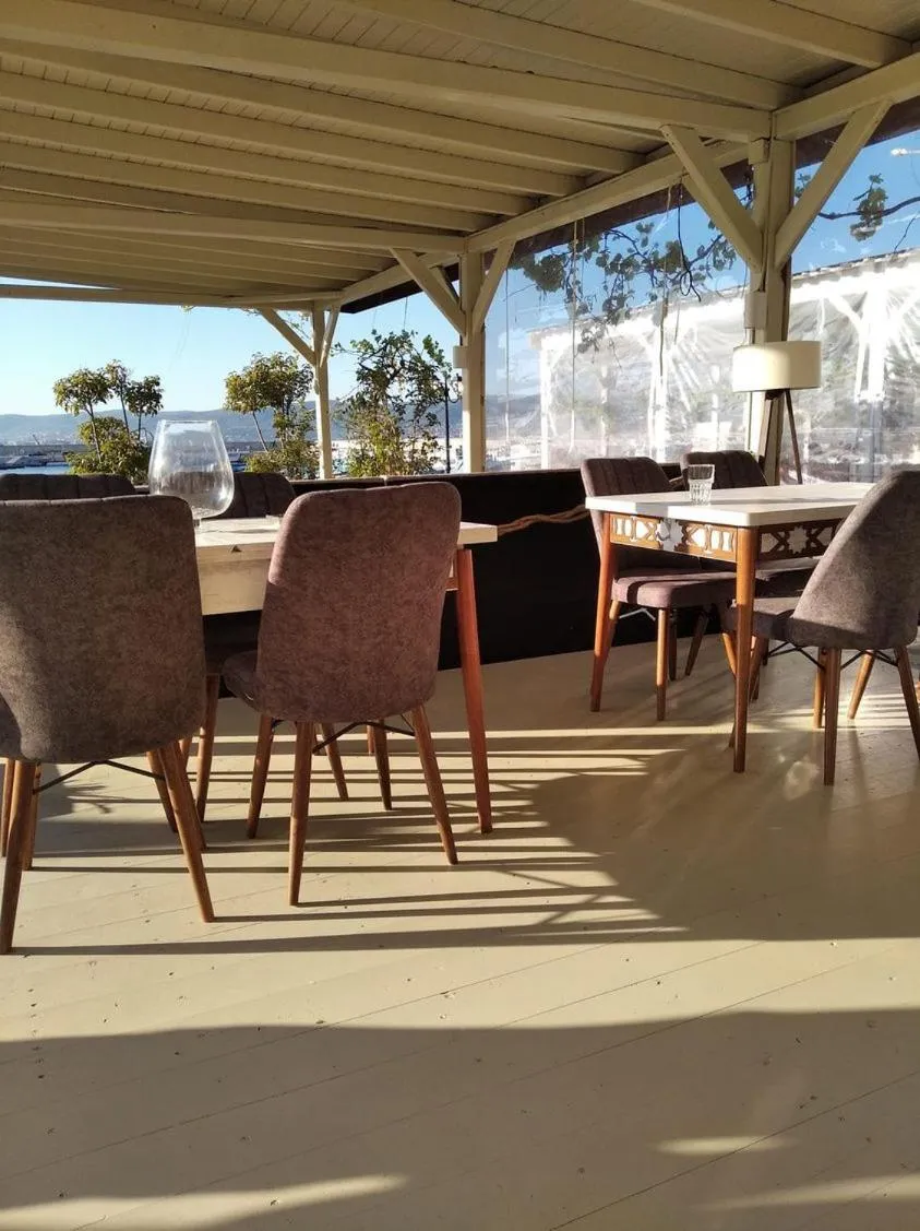 Restaurant/places to eat in Family Hotel Saint Nikola and Free parking