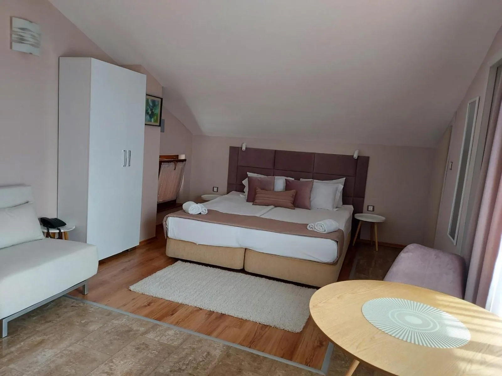 Bedroom, Bed in Family Hotel Saint Nikola and Free parking