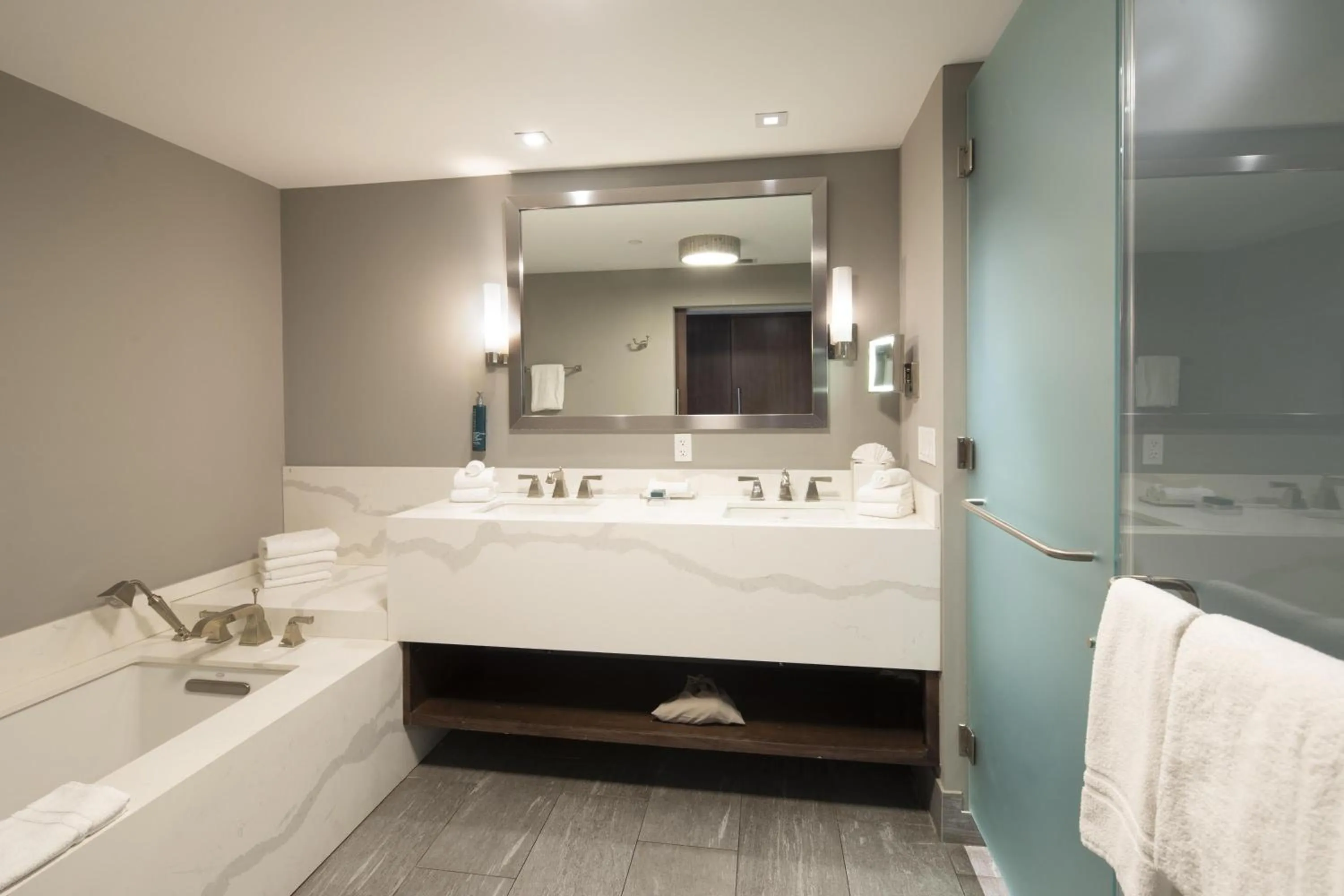 Bathroom, Bed in Hilton Marco Island Beach Resort and Spa