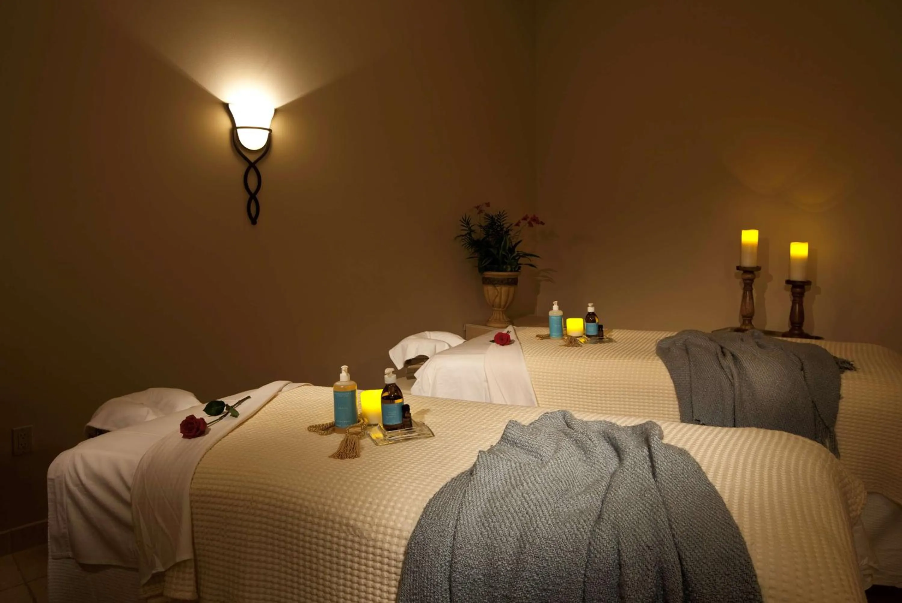 Spa and wellness centre/facilities, Bed in Hilton Marco Island Beach Resort and Spa