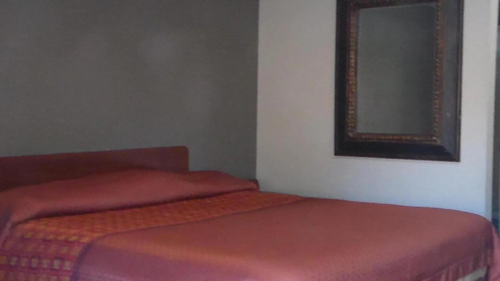 Bed in Laurel Inn