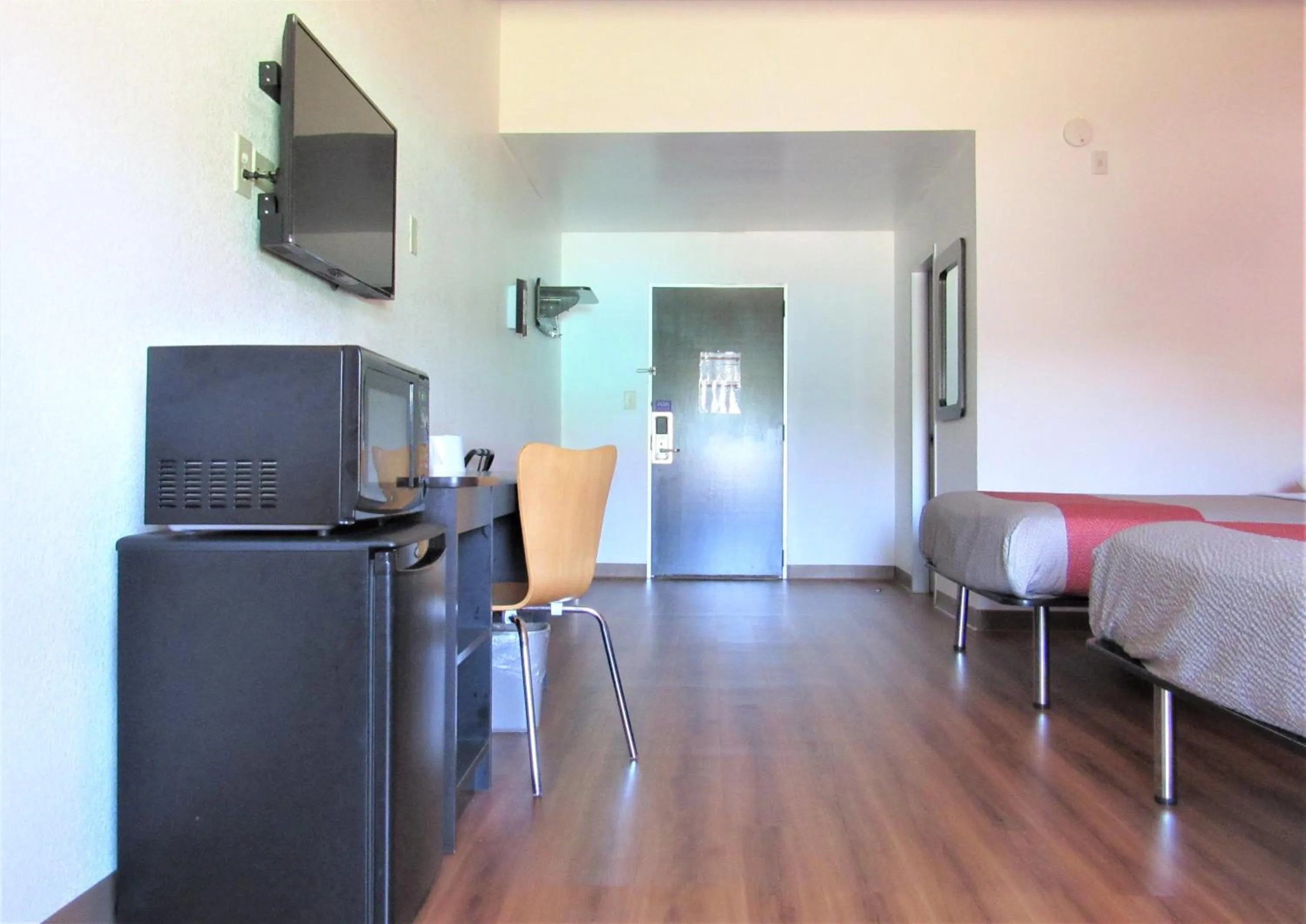 Property building in Motel 6-White, GA - Cartersville