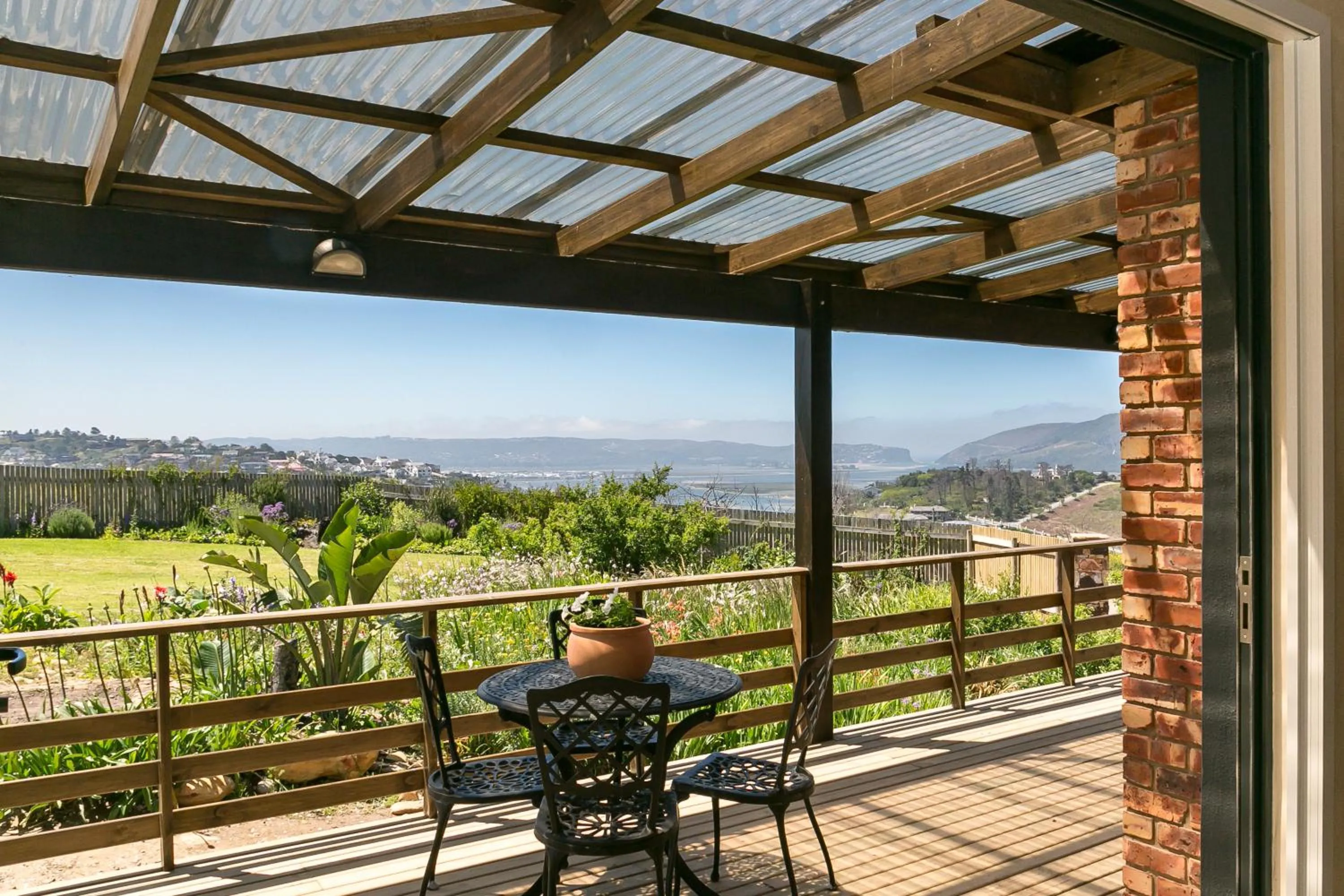 Swimming pool in Narnia Guest House