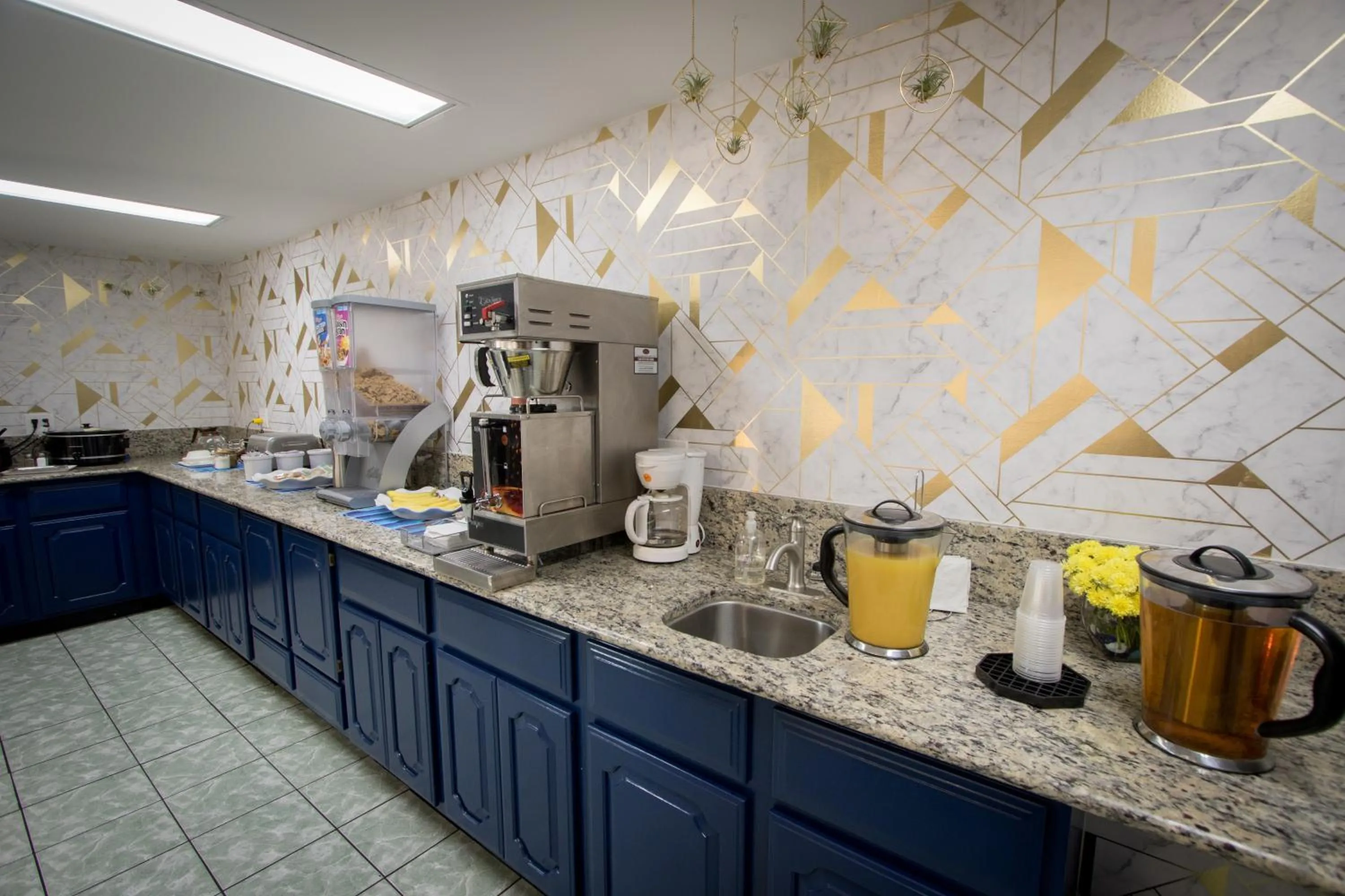 Breakfast in Envi Boutique Hotel Henderson-Evansville South