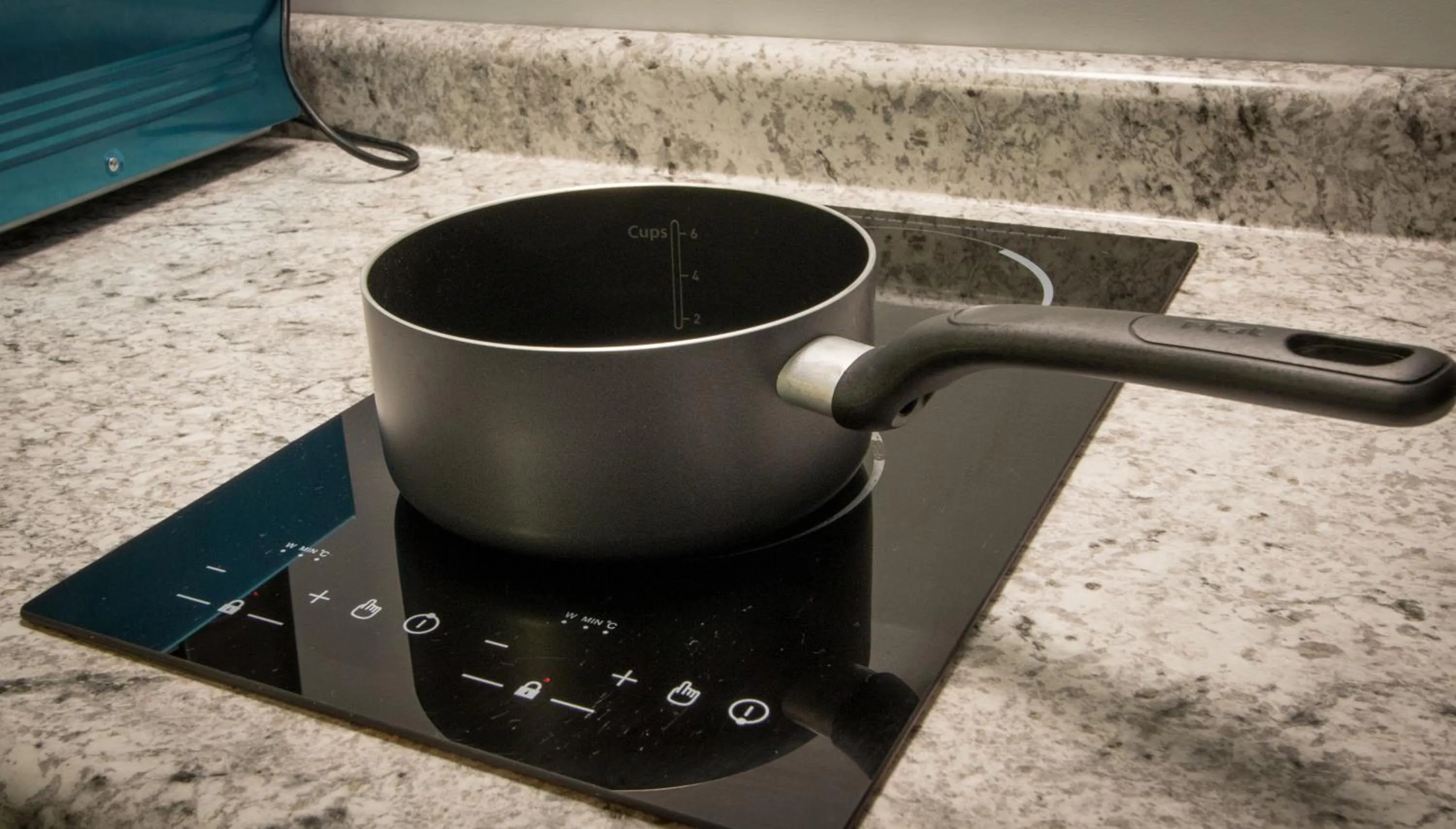 Kitchen or kitchenette in Envi Boutique Hotel Henderson-Evansville South