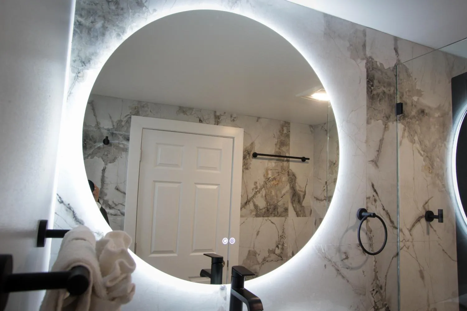 Bathroom in Envi Boutique Hotel Henderson-Evansville South