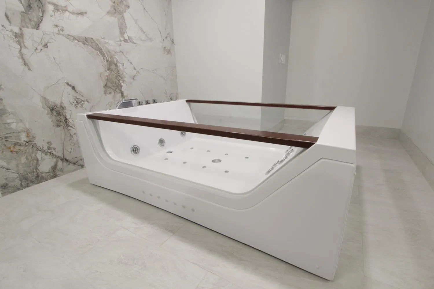 Hot Tub in Envi Boutique Hotel Henderson-Evansville South