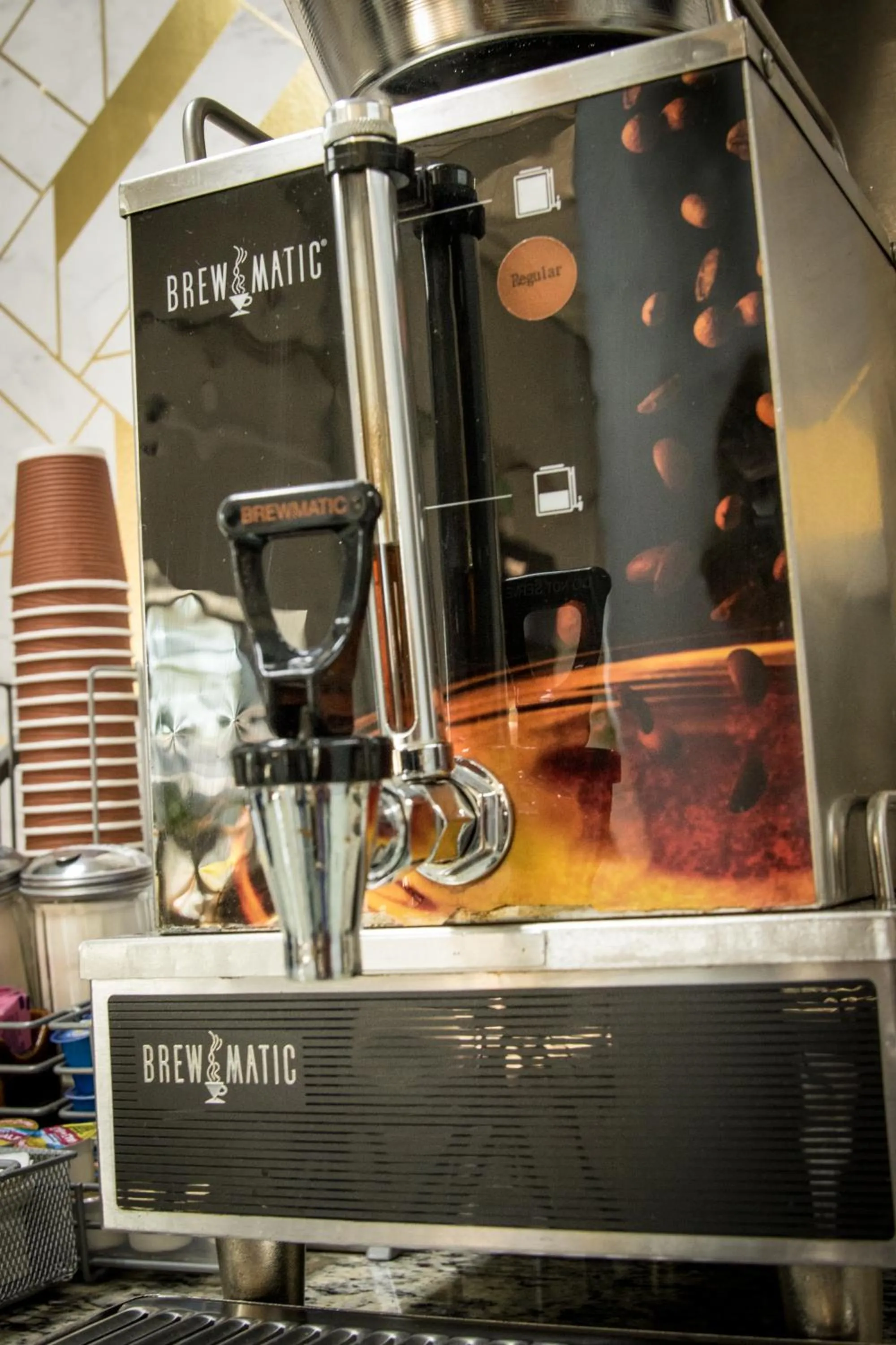 Coffee/tea facilities in Envi Boutique Hotel Henderson-Evansville South