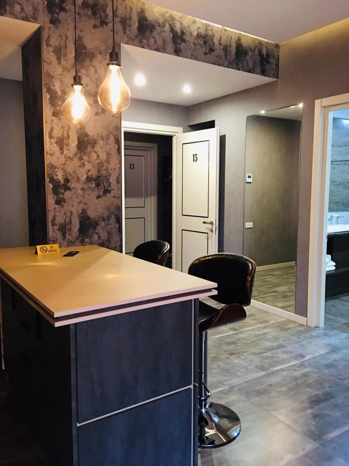 Facade/entrance in Gallery Art Hotel