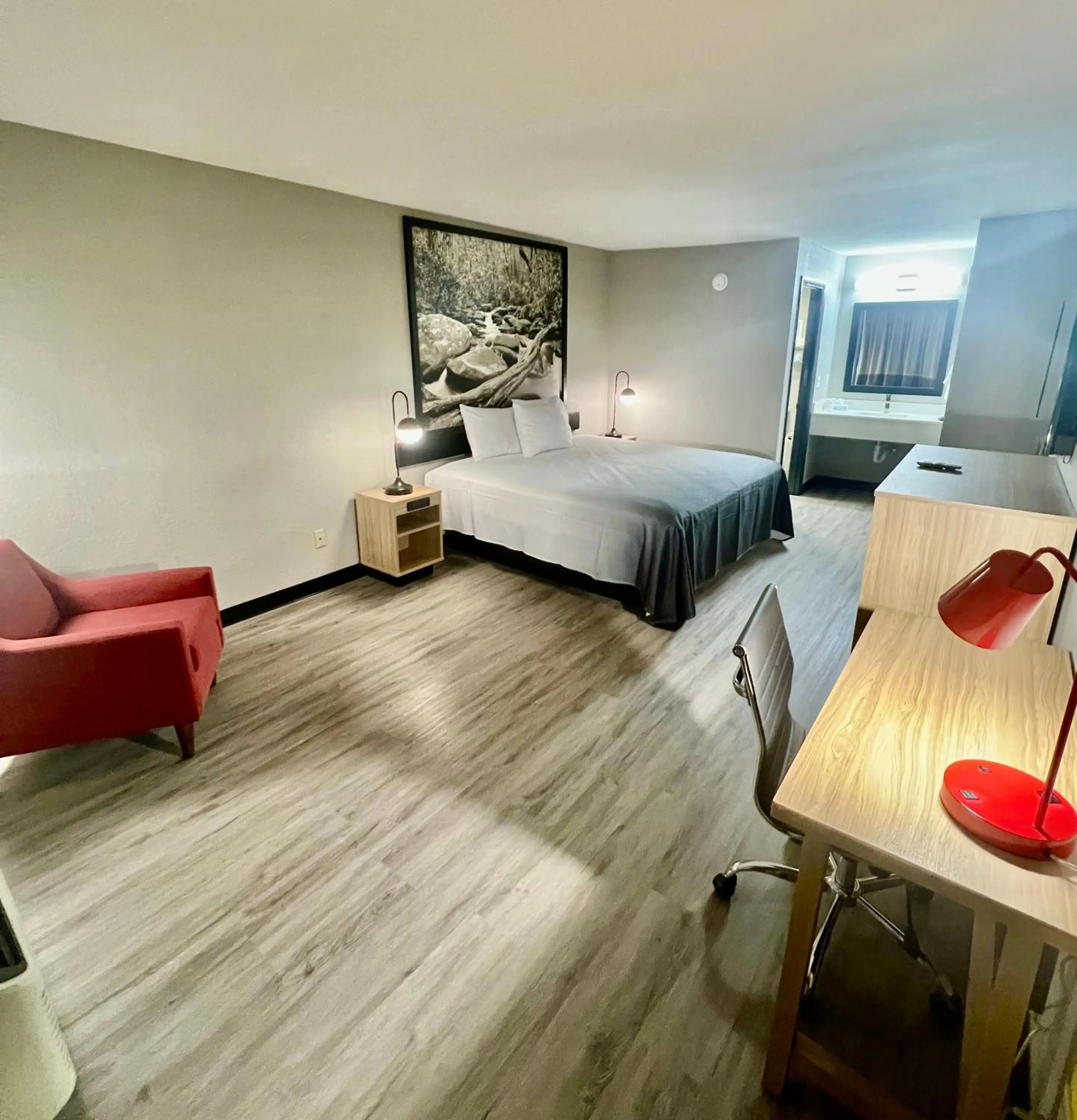 Bedroom, Bed in Super 8 by Wyndham Manchester TN