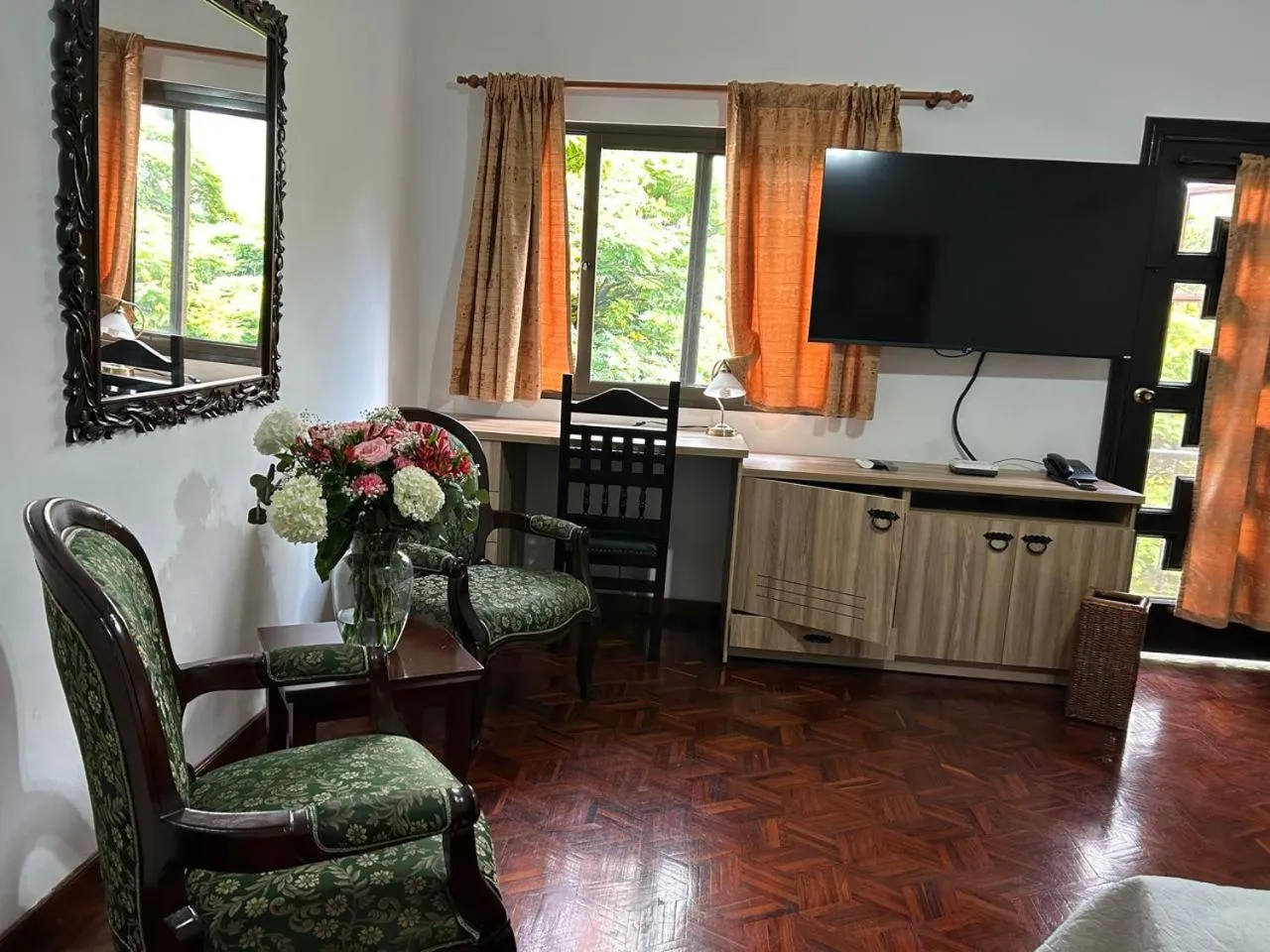 Living room, Bed in Hotel Stein Colonial