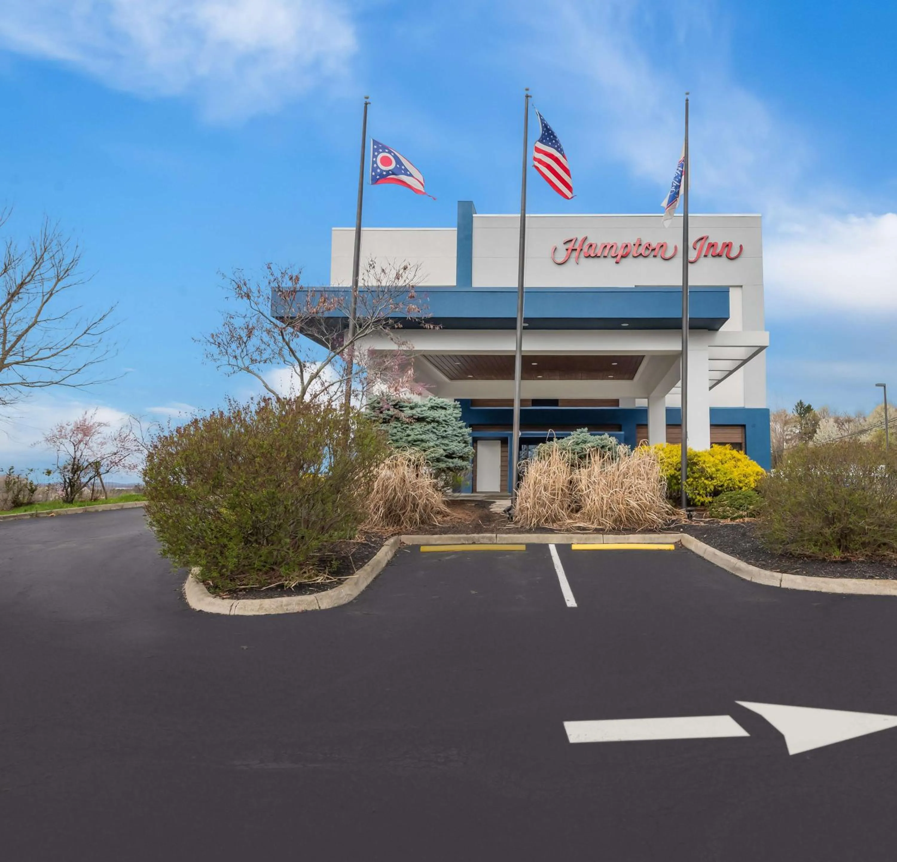 Property building in Hampton Inn Lancaster