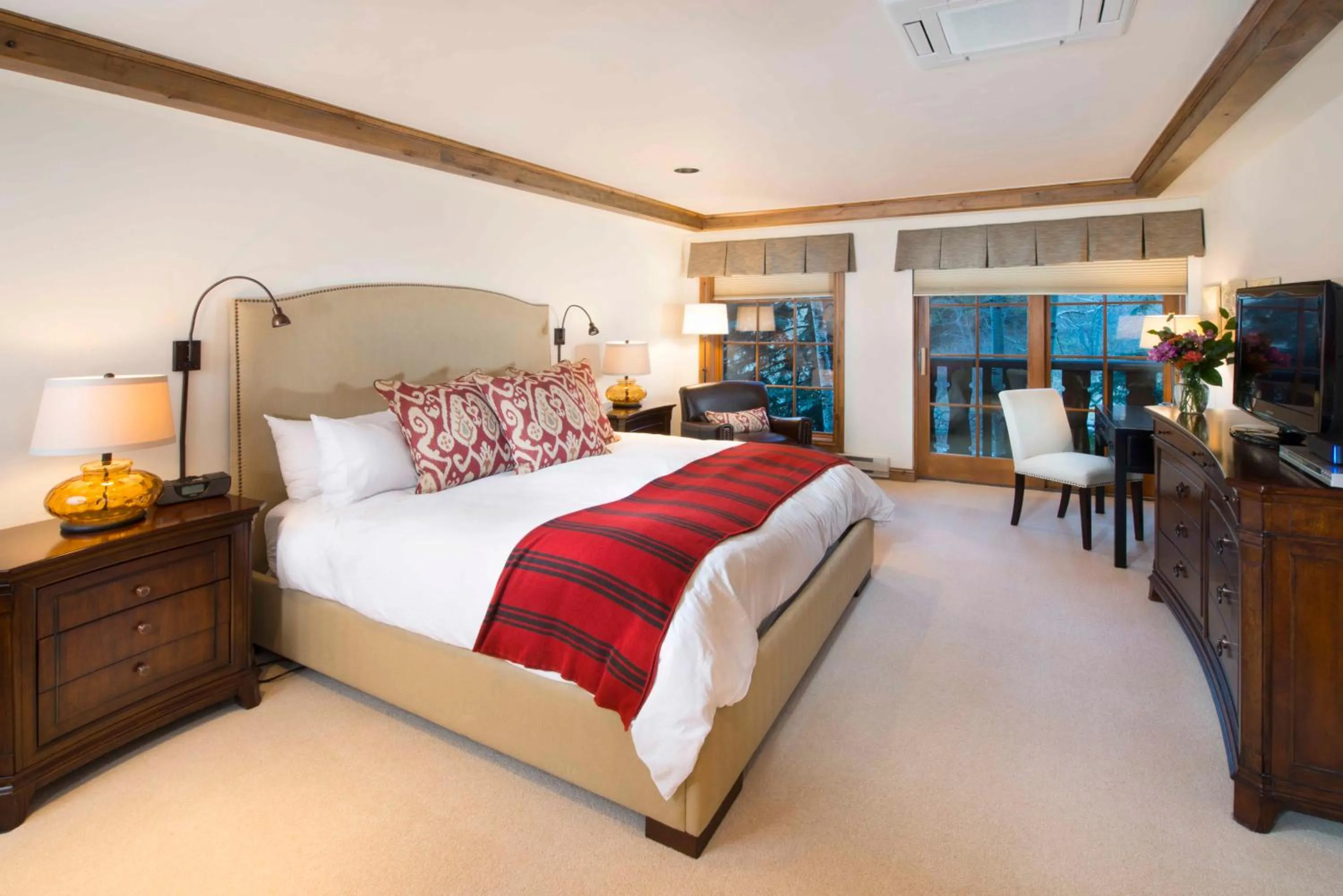 Bedroom, Bed in Gravity Haus Vail