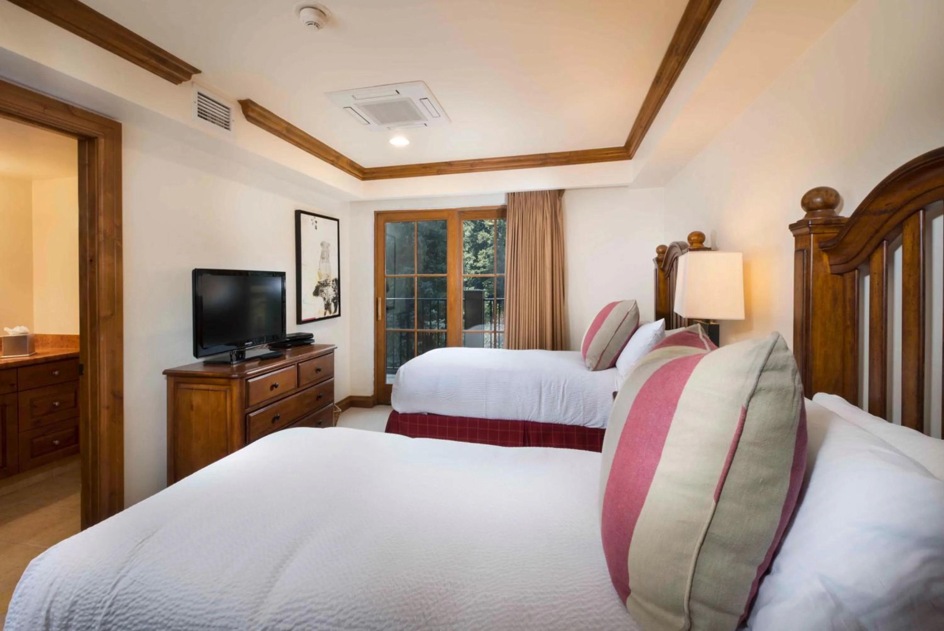 Bedroom, Bed in Gravity Haus Vail