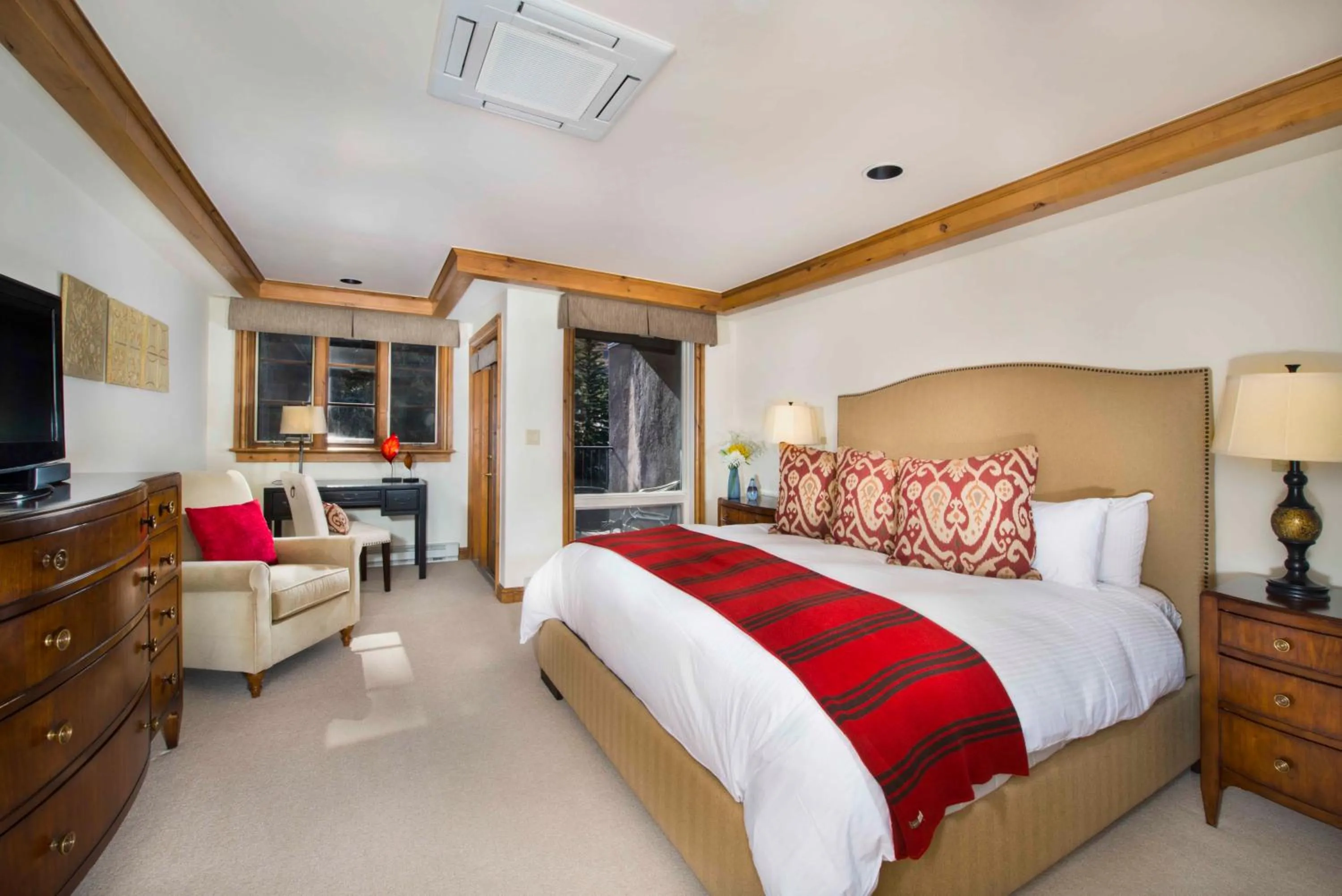 Bedroom, Bed in Gravity Haus Vail