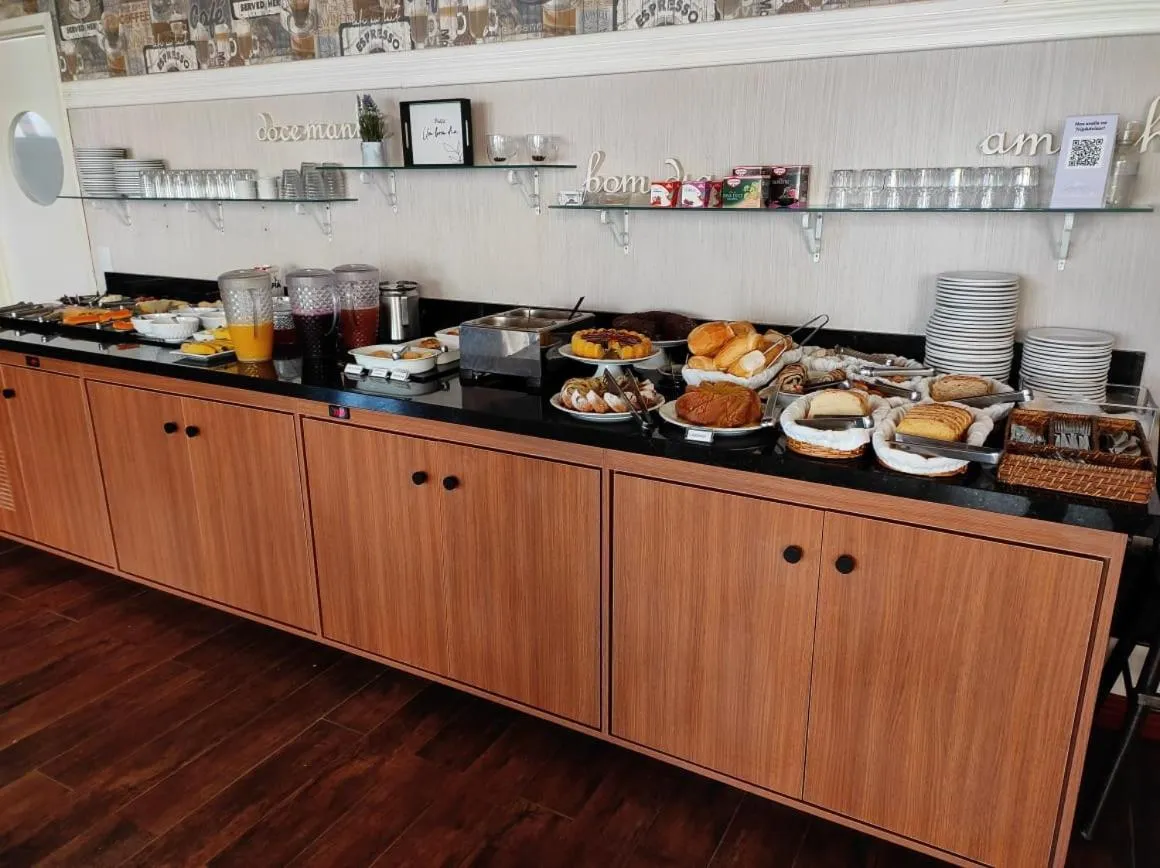 Breakfast in Hotel Cabana Jardim de Flores