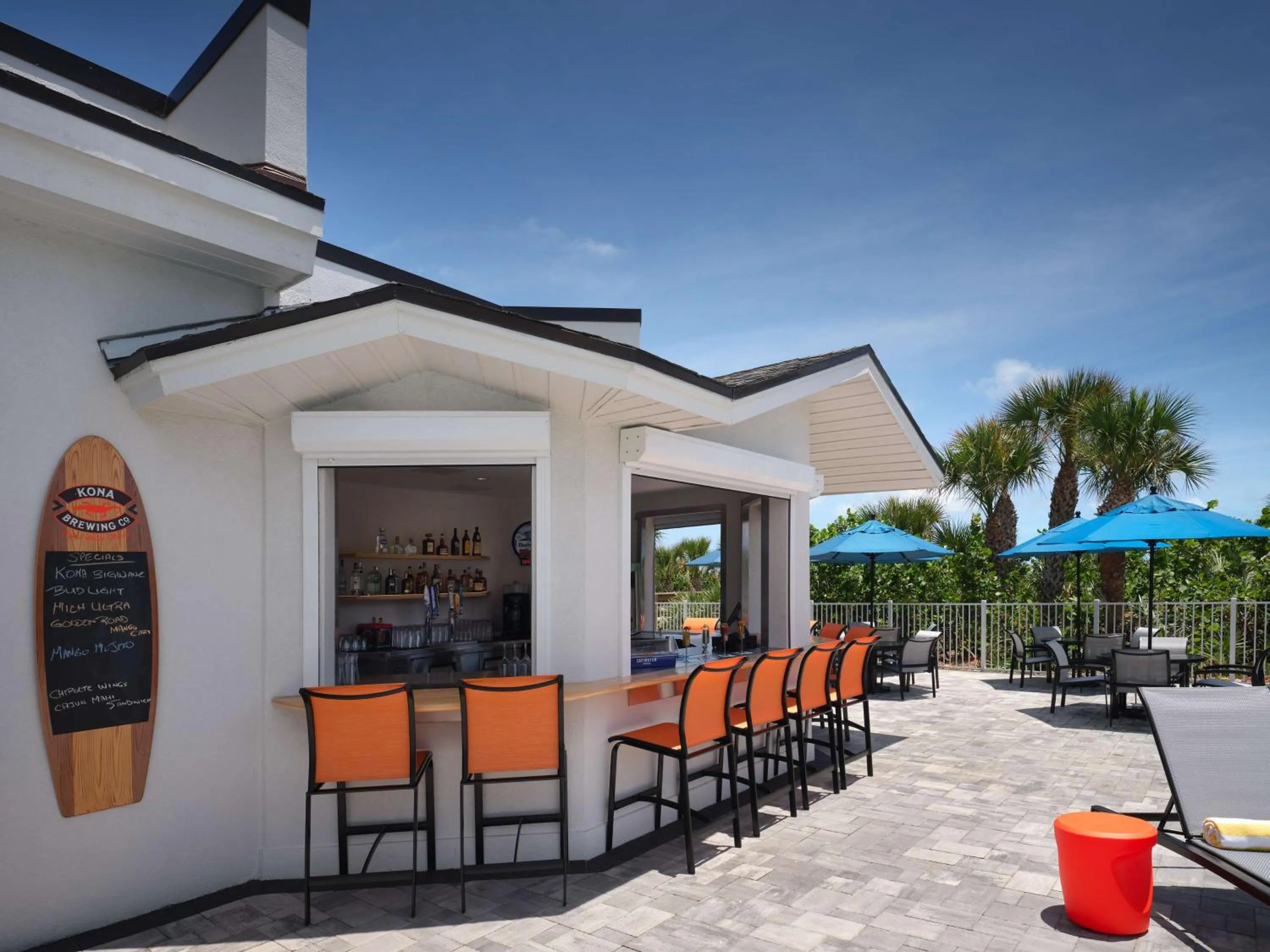 Lounge or bar in Hilton Garden Inn Cocoa Beach-Oceanfront, FL