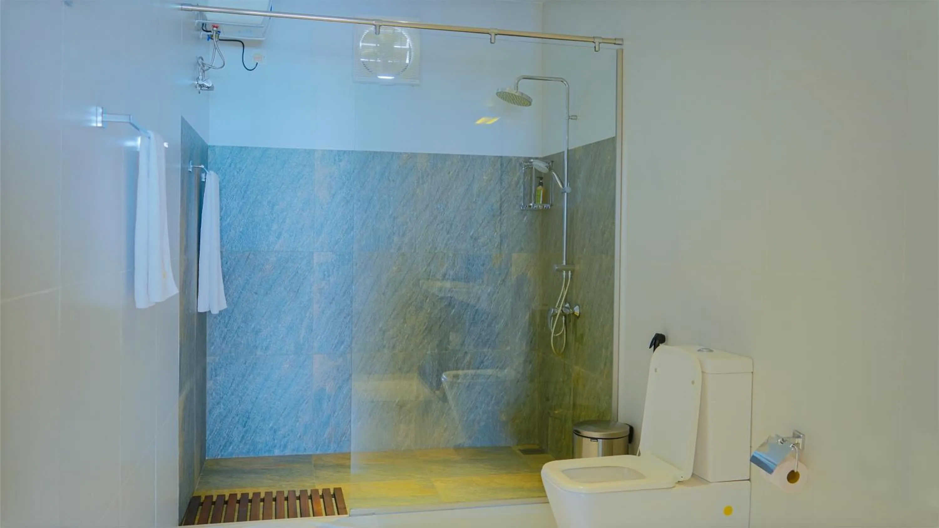 Bathroom in Hikka House - Thema Collection