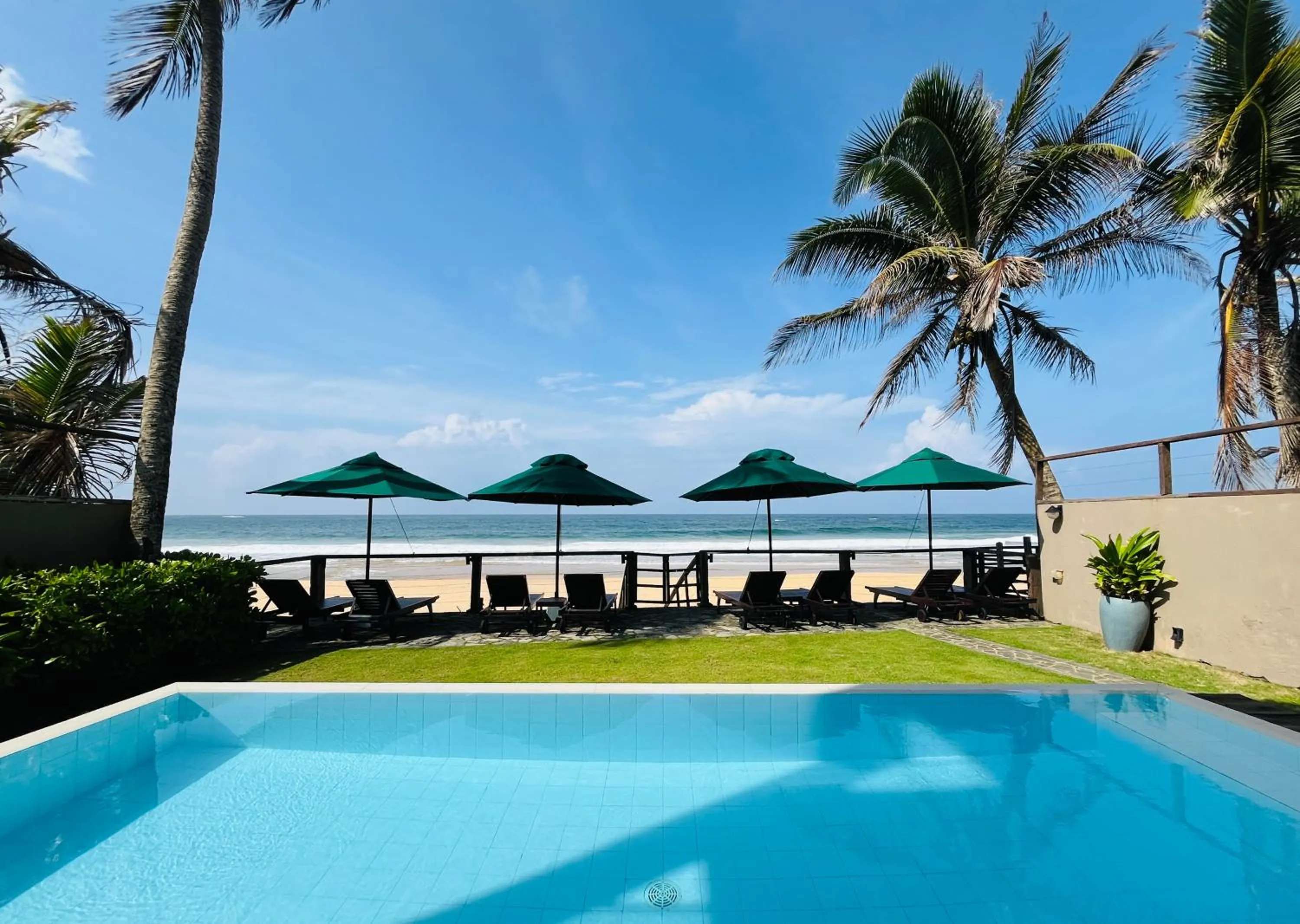 Sea view in Hikka House - Thema Collection