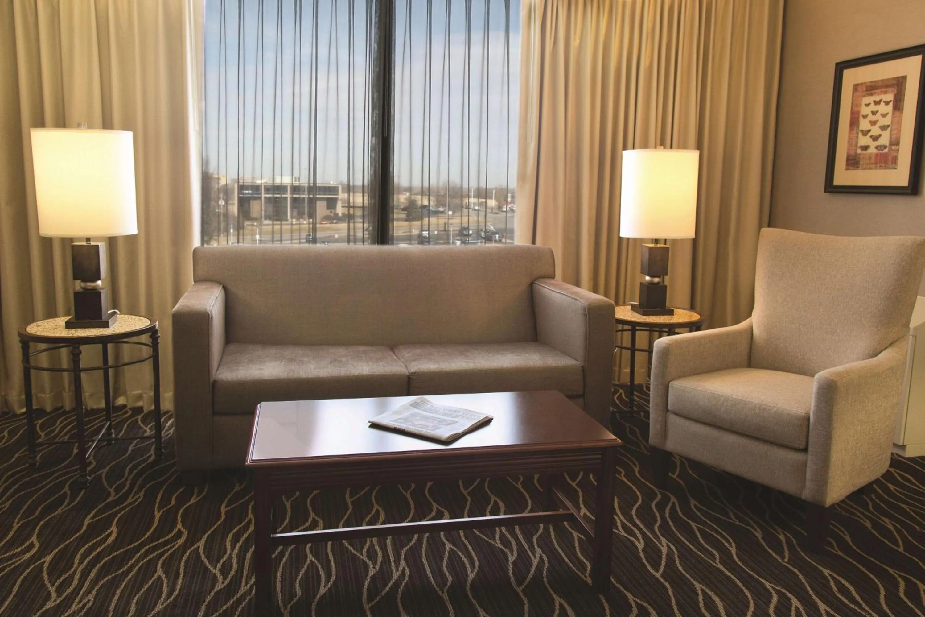 Bed in Hilton Kansas City Airport